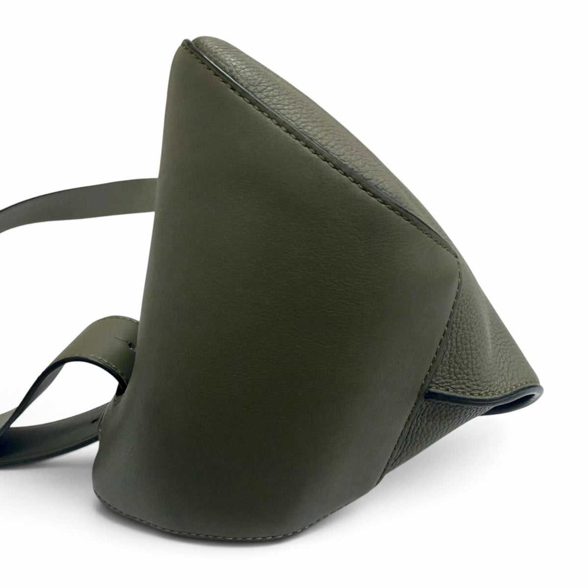Loewe Khaki Leather Shoulder Bag Sling Bag (Pre-Owned)