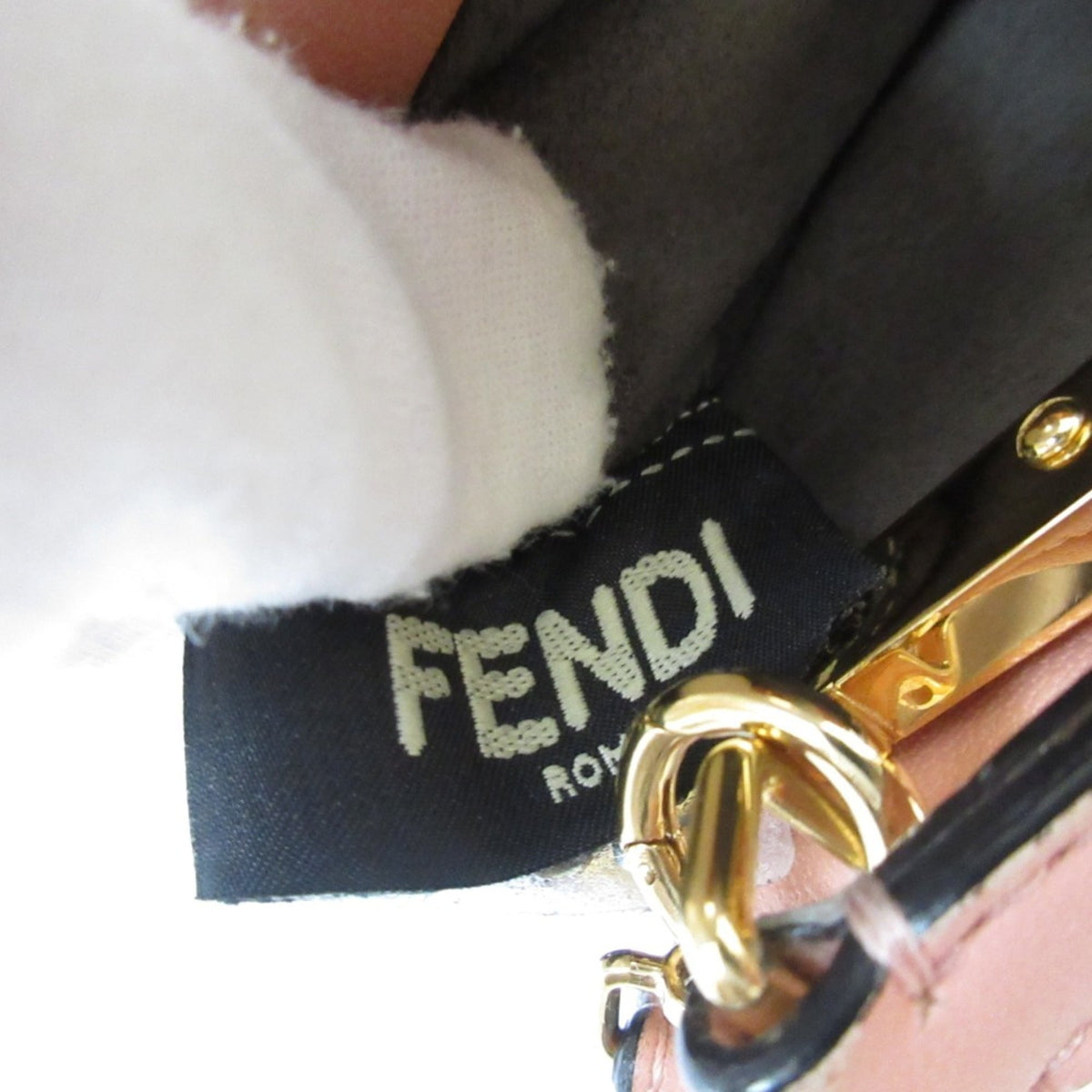 Fendi Pink Shoulder Bag (Pre-Owned)