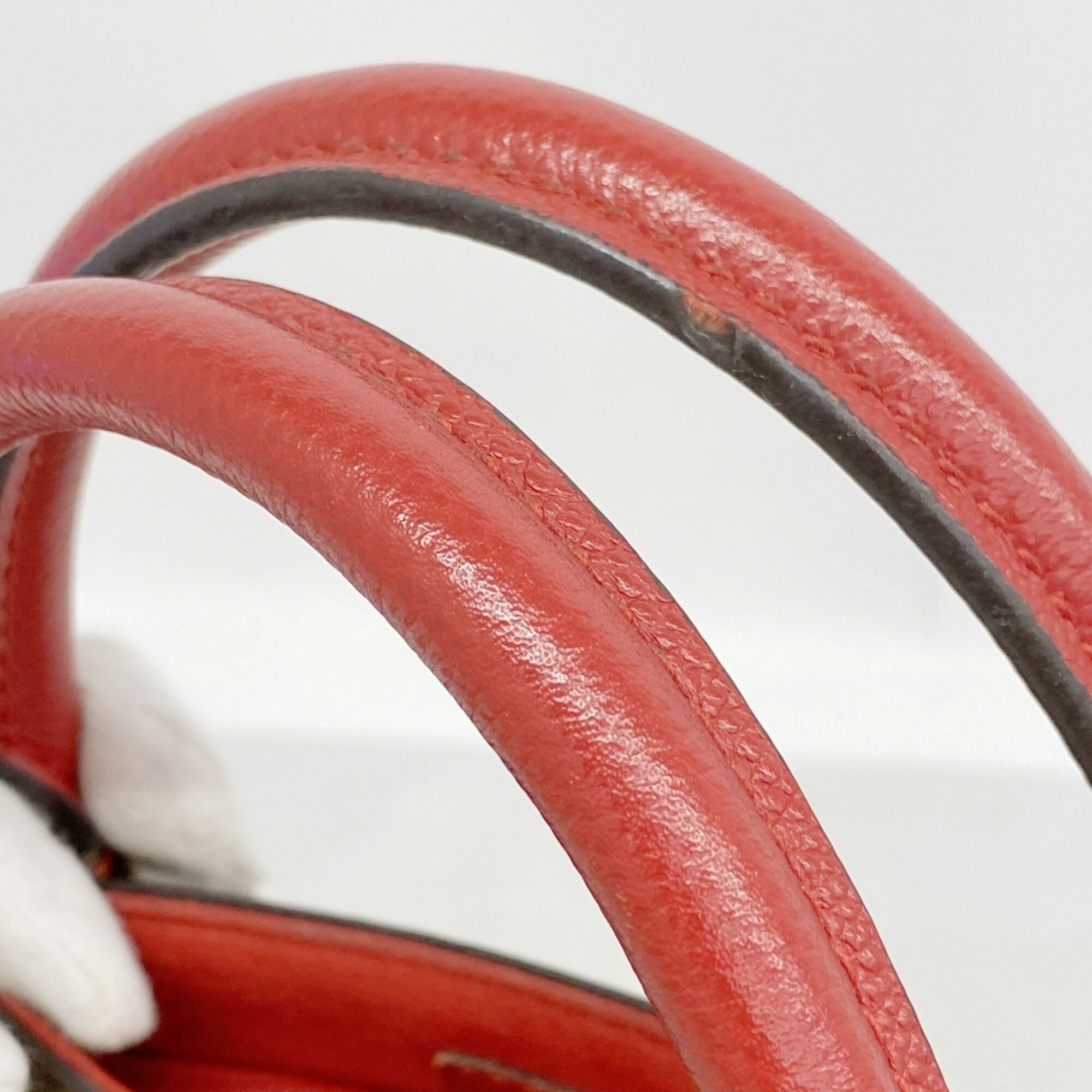 Louis Vuitton Rouge Handbag (Pre-Owned)