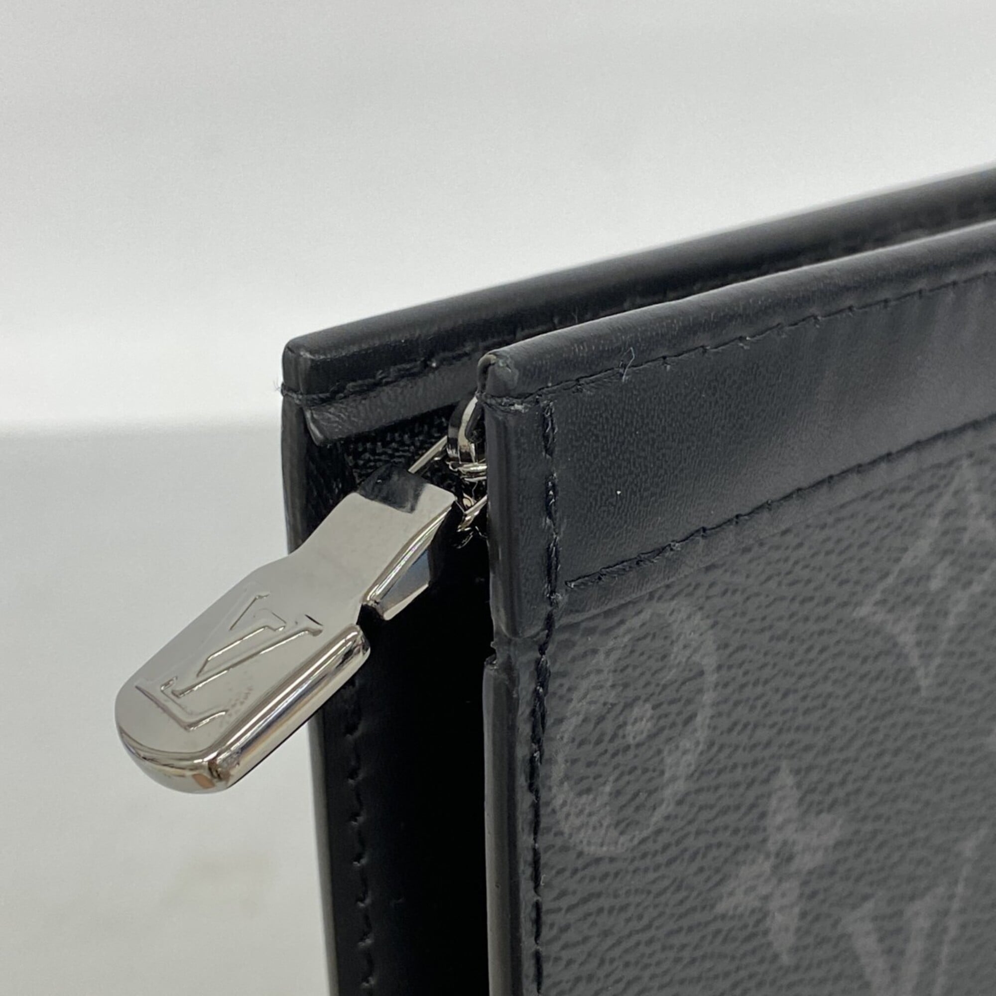 Louis Vuitton Black Clutch Bag (Pre-Owned)