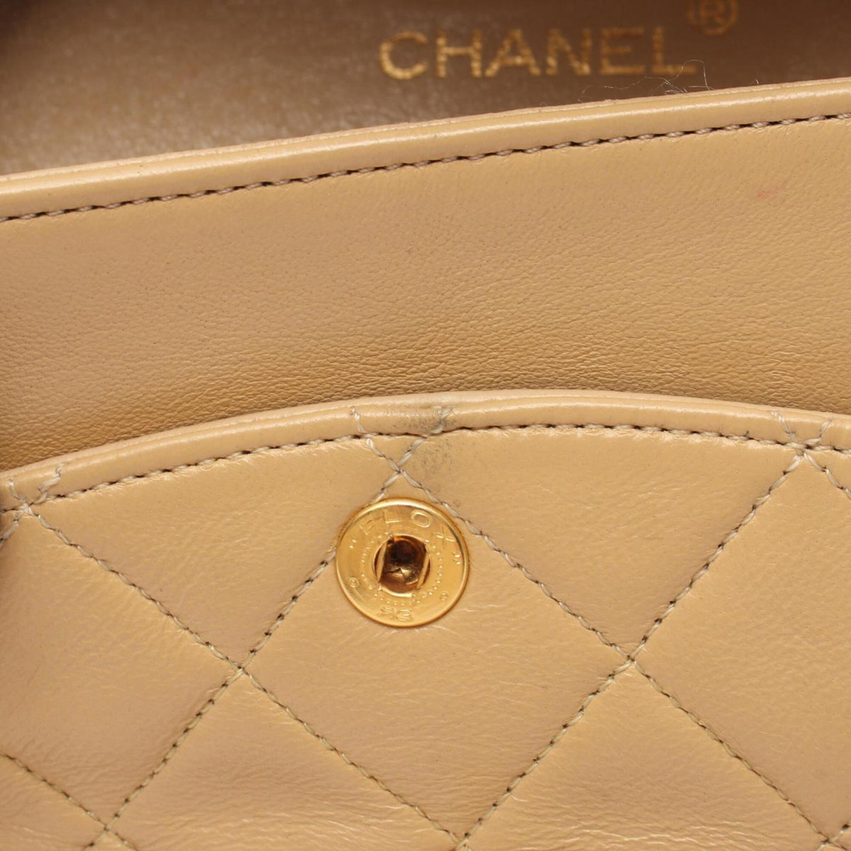 Chanel Beige Leather Handbag Shoulder Bag (Pre-Owned)