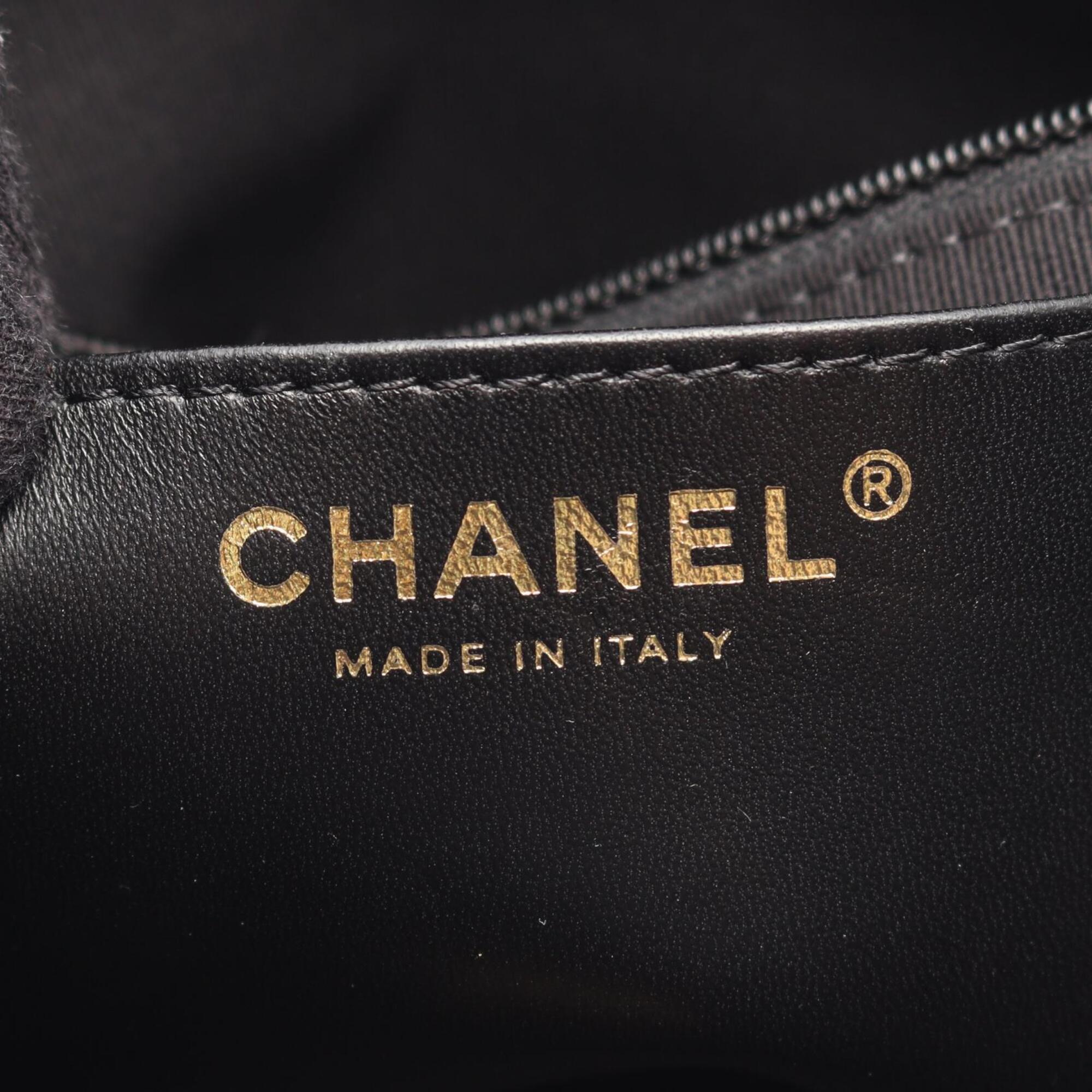 Chanel Black Leather Handbag Shoulder Bag (Pre-Owned)