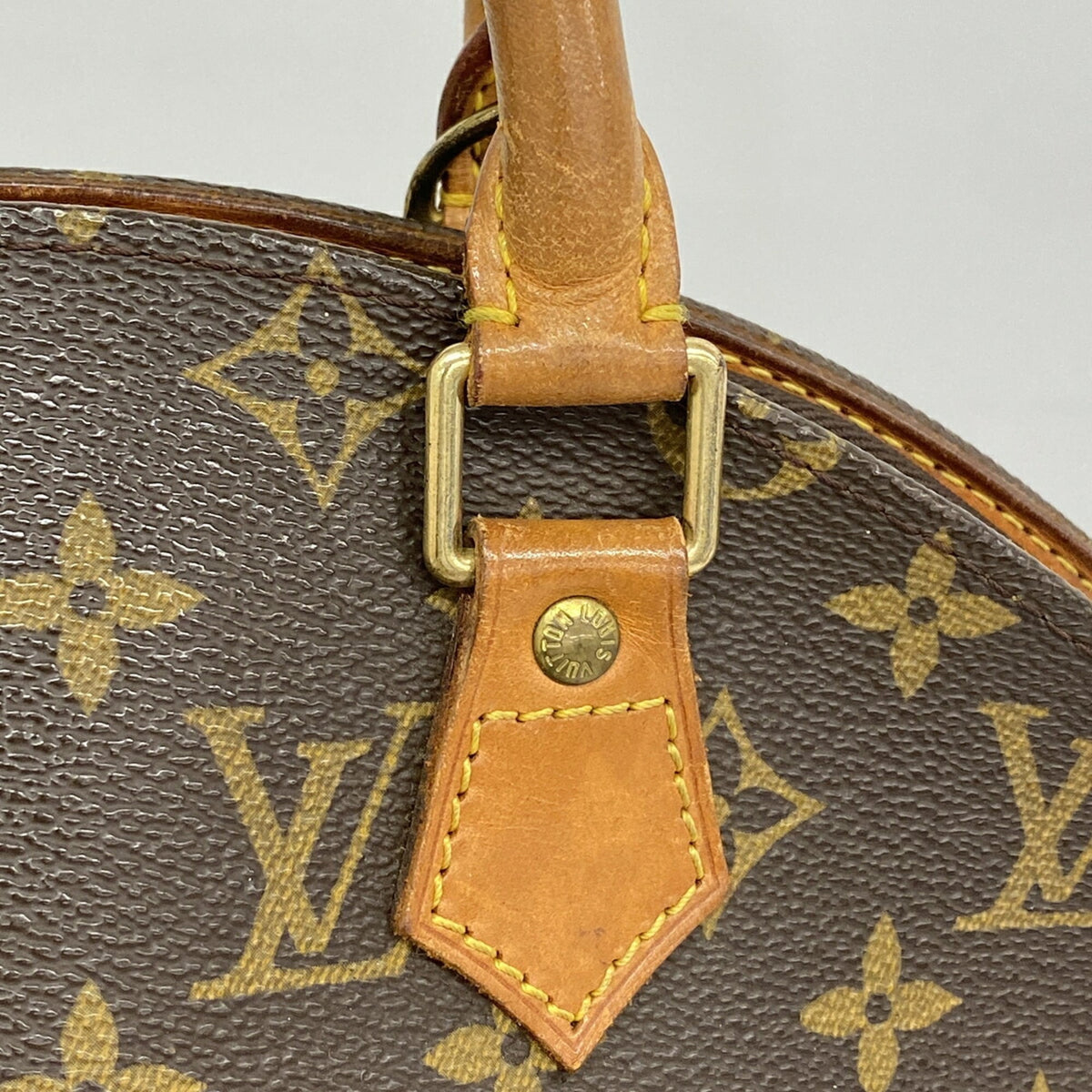 Louis Vuitton Brown Handbag (Pre-Owned)