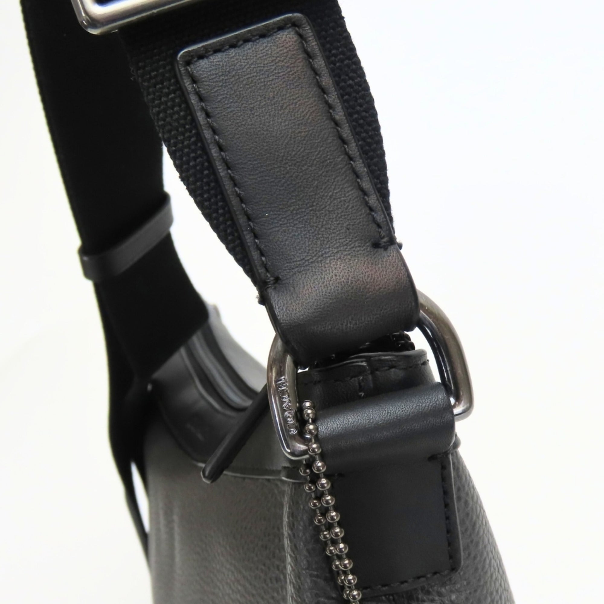 Coach Black Dark Gray Leather Shoulder Bag (Pre-Owned)