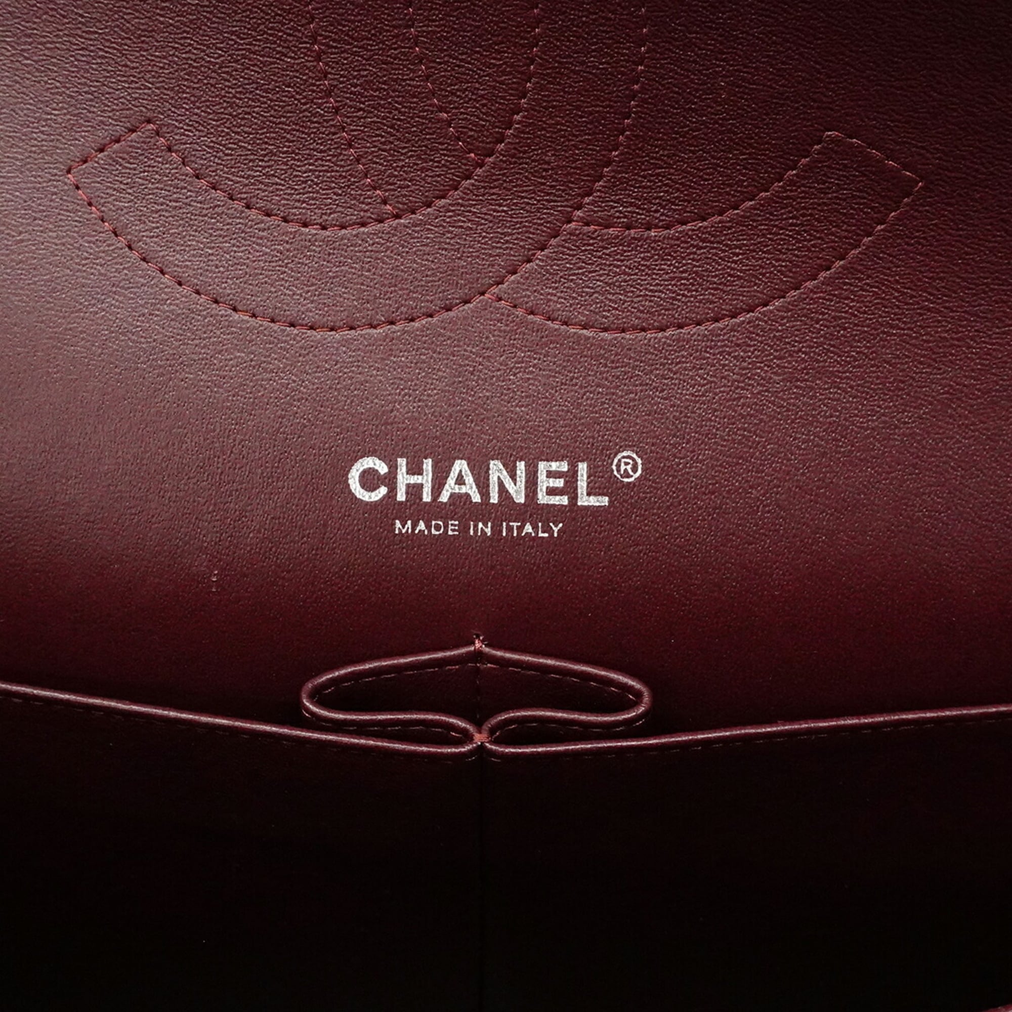 Chanel Black Leather Shoulder Bag (Pre-Owned)