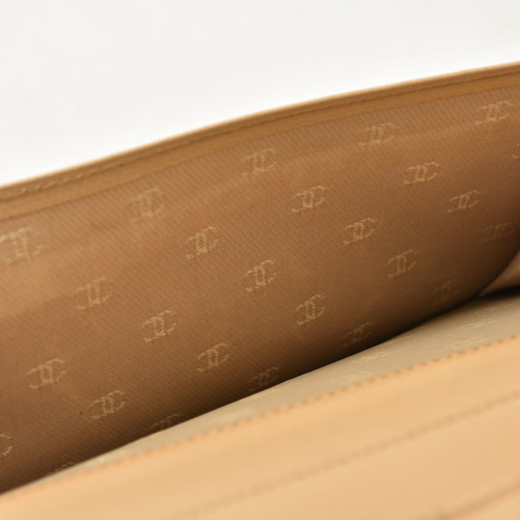 Chanel Beige Leather Long Wallet (Bi-Fold) (Pre-Owned)