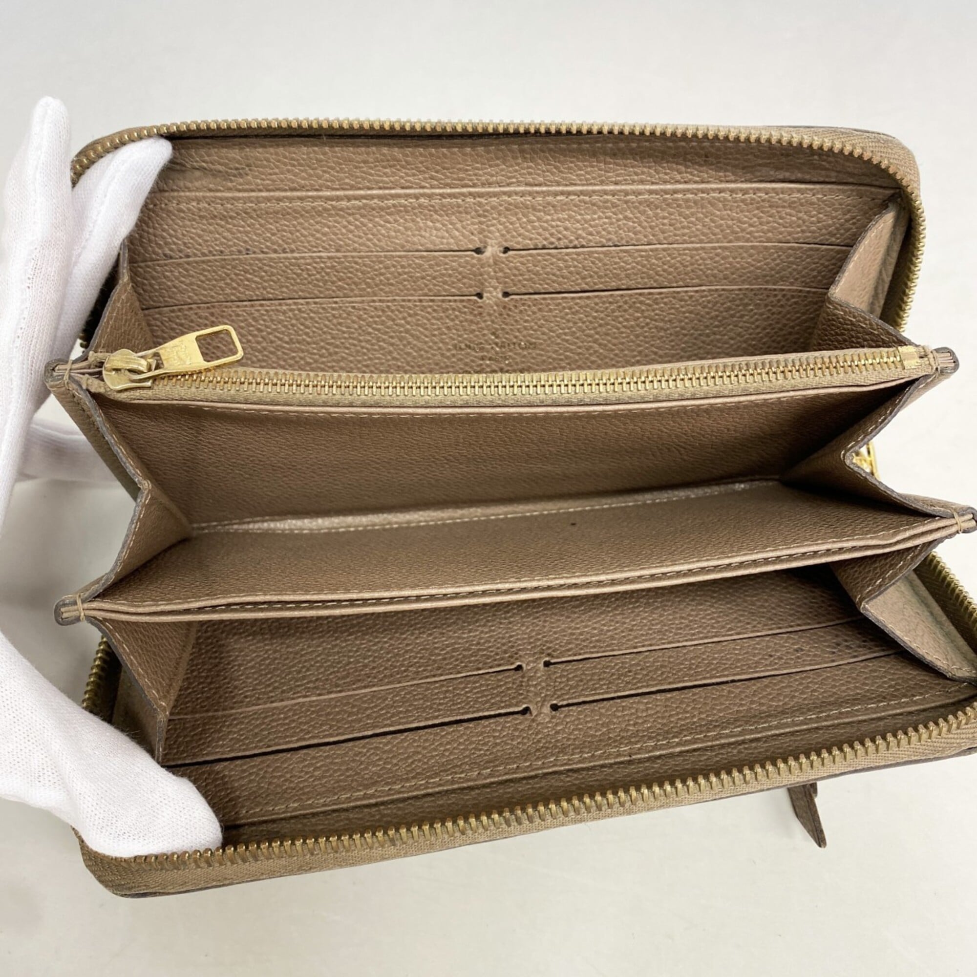 Louis Vuitton Taupe Long Wallet (Bi-Fold) (Pre-Owned)