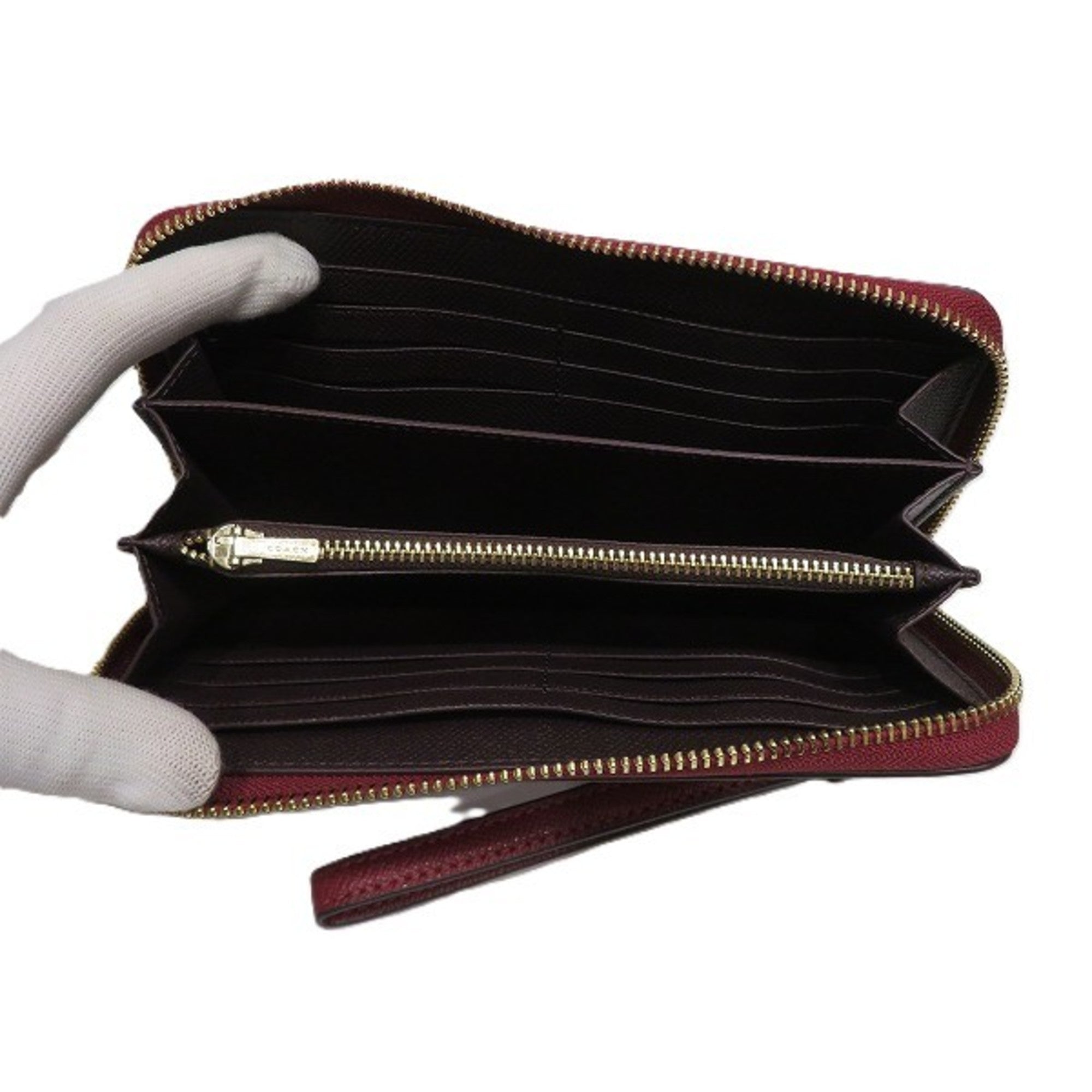 Coach Red Color Leather Long Wallet (Bi-Fold) (Pre-Owned)