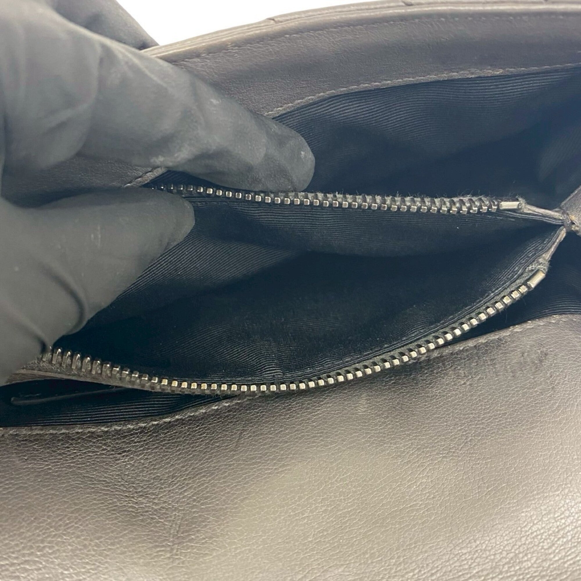 Saint Laurent Gray Leather Handbag Shoulder Bag (Pre-Owned)