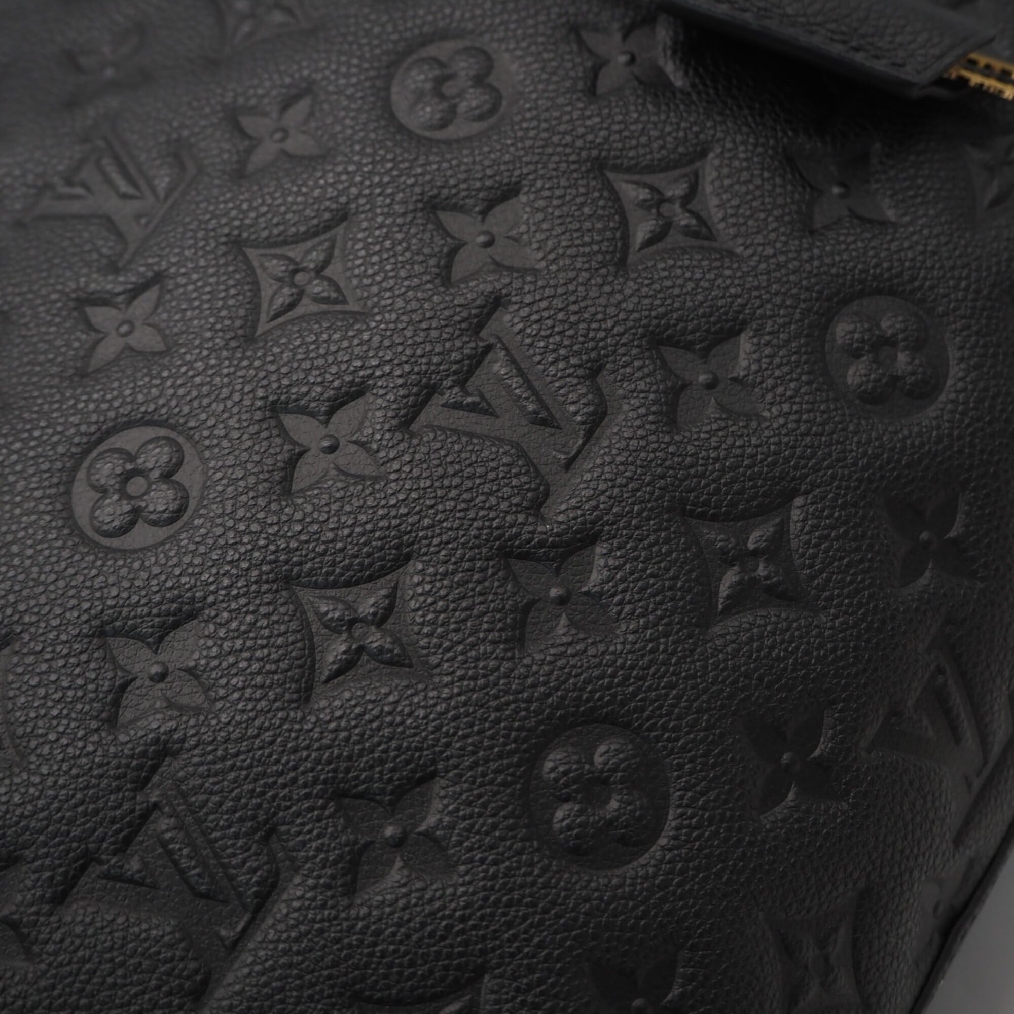 Louis Vuitton Black Leather Handbag Shoulder Bag (Pre-Owned)