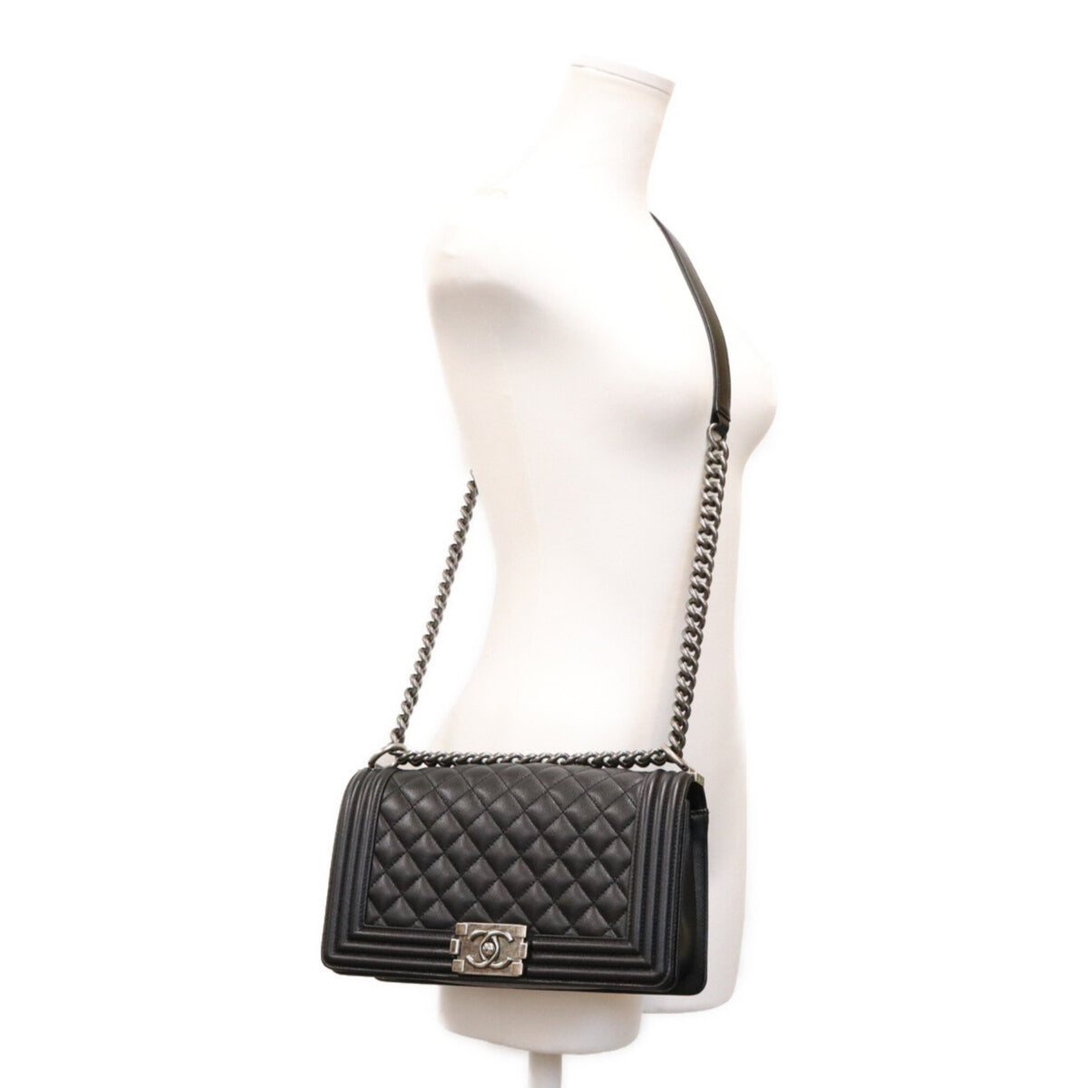 Chanel Black Grained Calfskin Shoulder Bag (Pre-Owned)