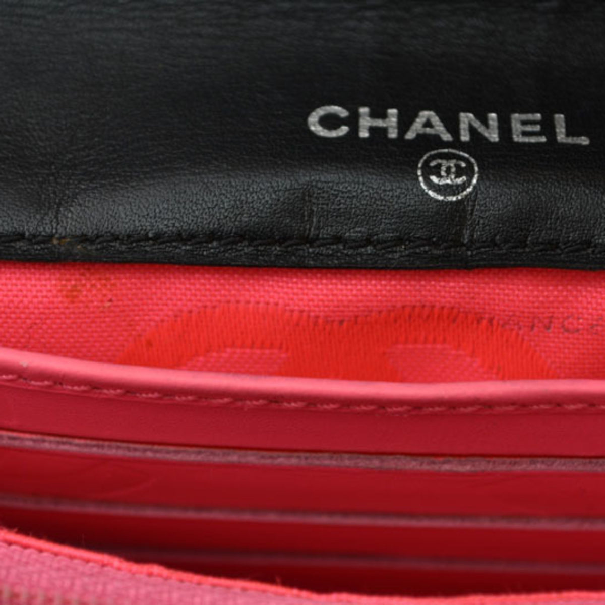Chanel Black Pink Leather Wallet (Bi-Fold) (Pre-Owned)