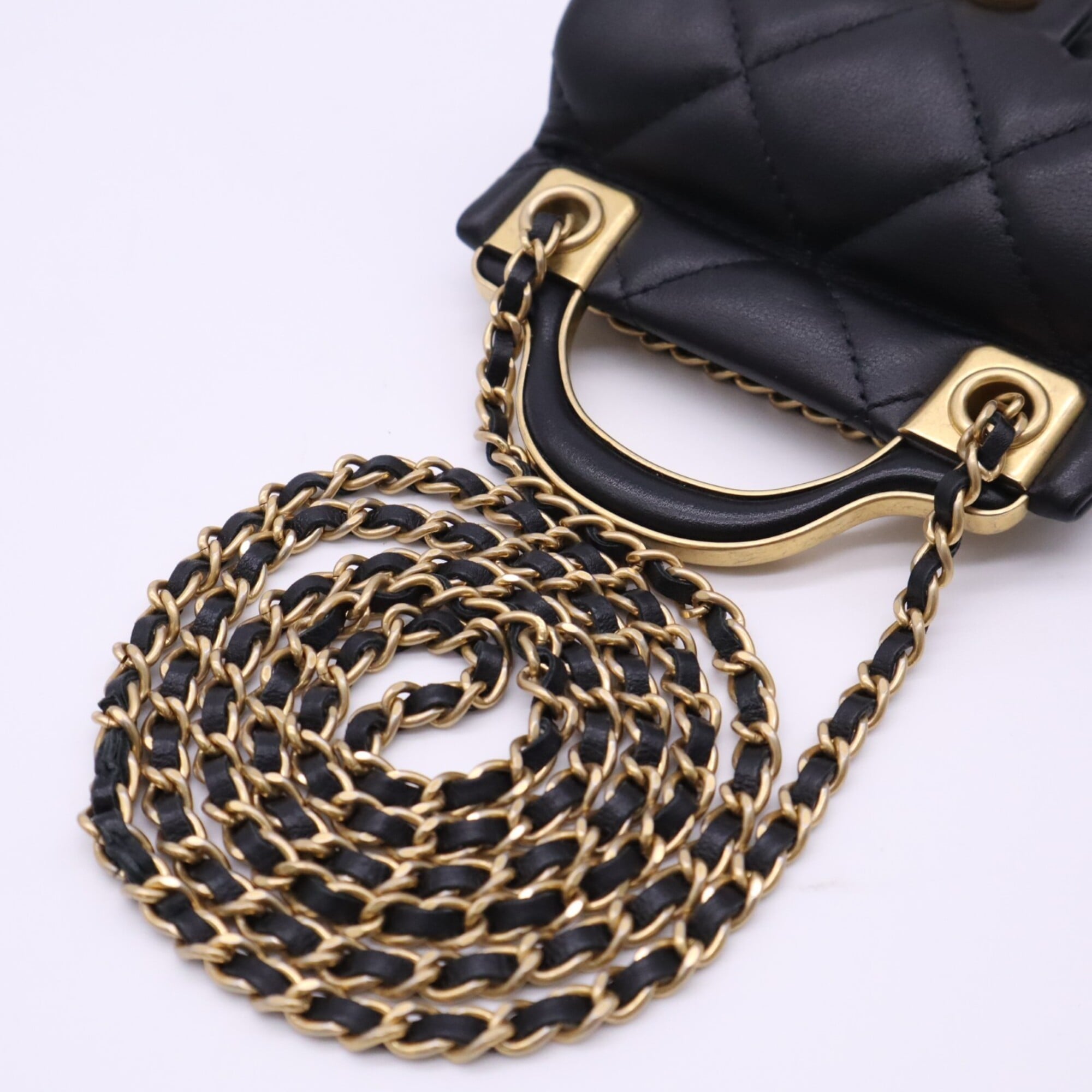 Chanel Matelasse Black Leather Chain/Shoulder Wallet (Pre-Owned)
