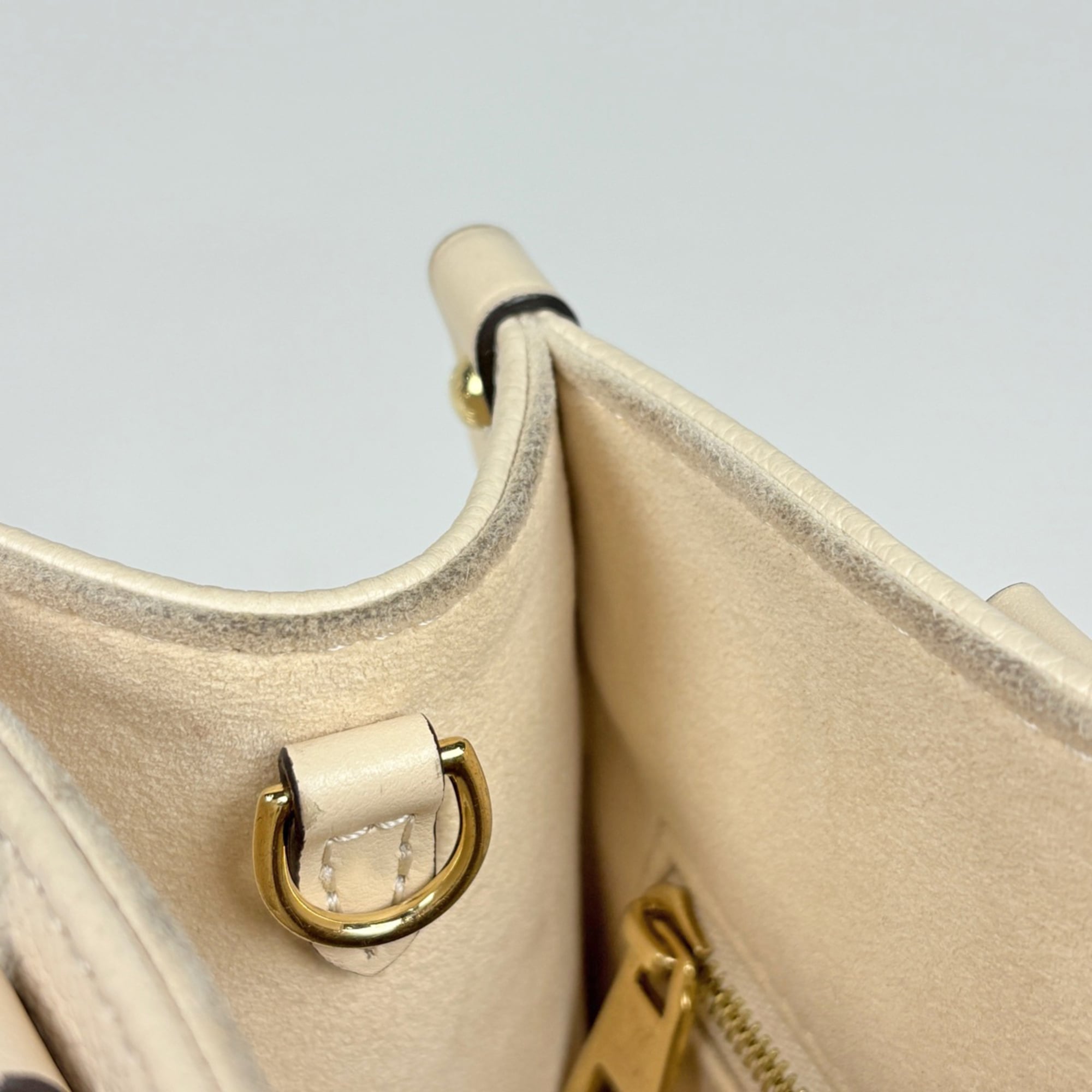 Louis Vuitton Cream Monogram Empreinte Handbag (Pre-Owned)