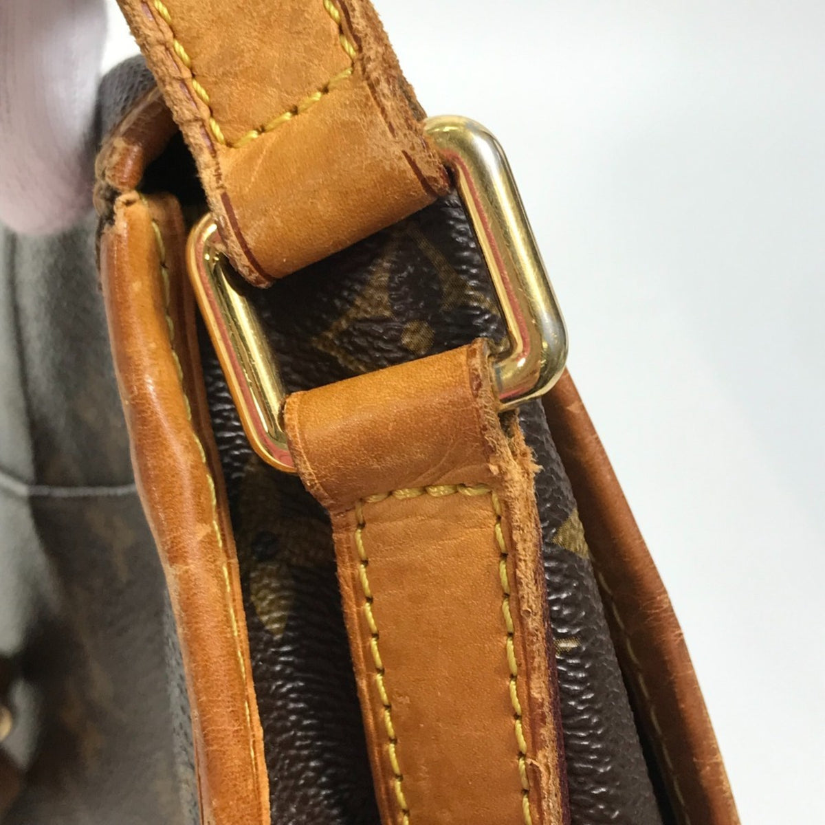 Louis Vuitton Brown Monogram Shoulder Bag (Pre-Owned)