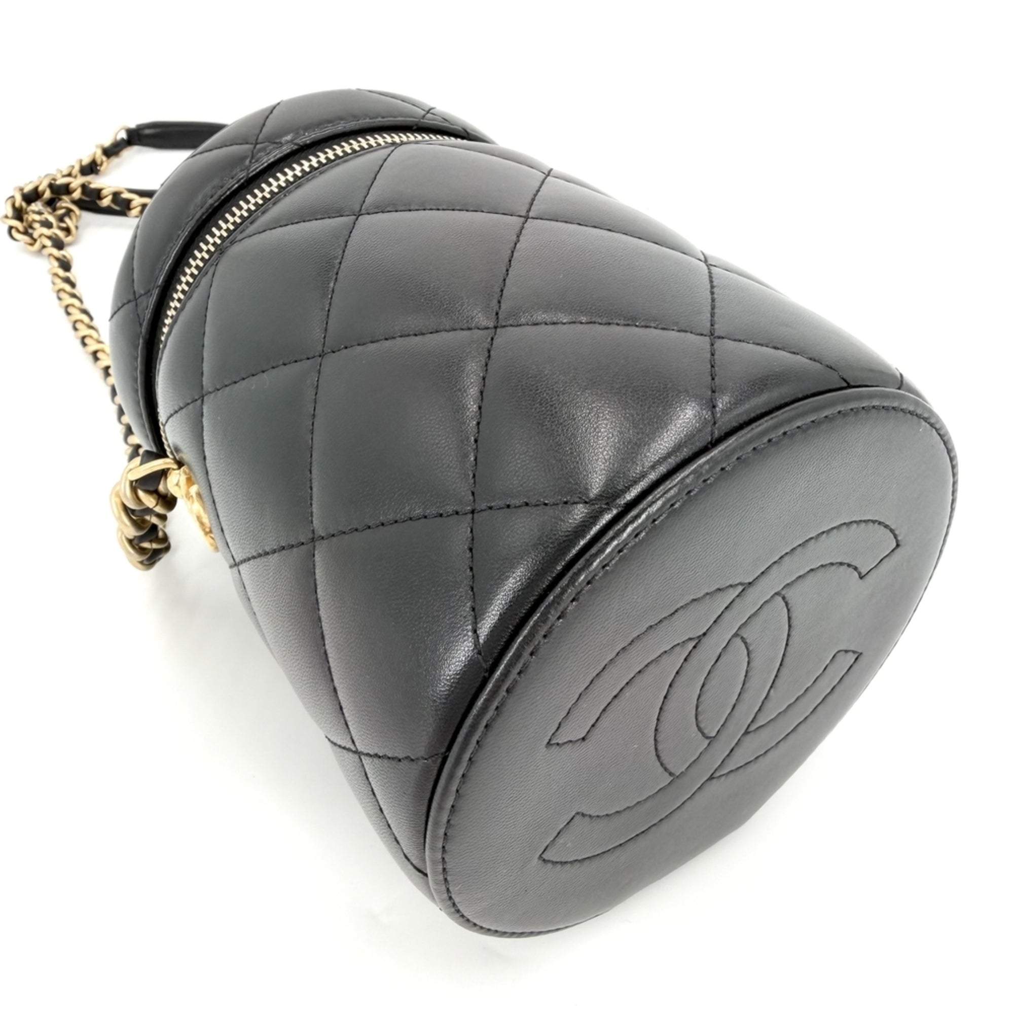 Chanel Matelasse Black Leather Shoulder Bag Vanity Bag (Pre-Owned)