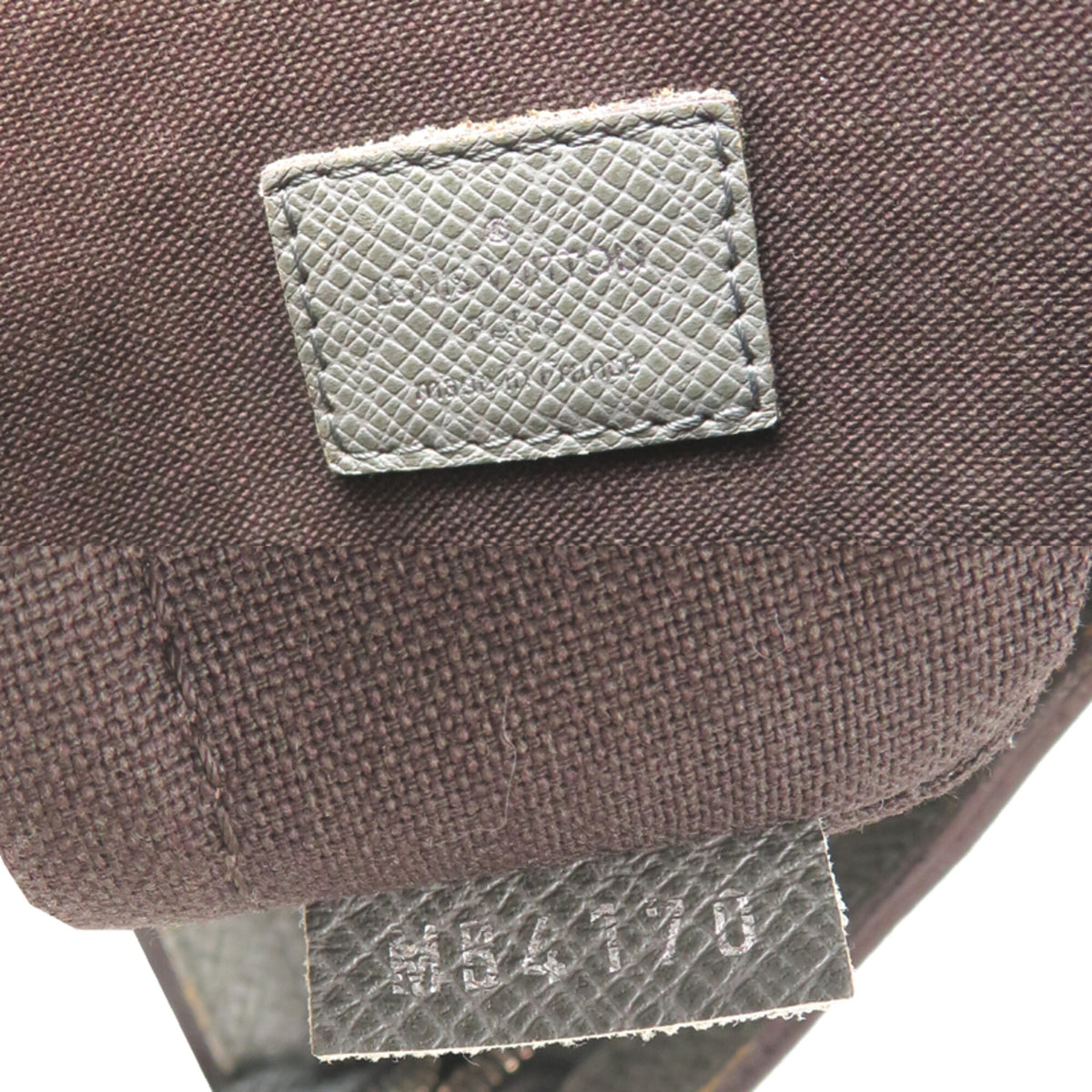 Louis Vuitton Glacier Taiga Leather Shoulder Bag (Pre-Owned)