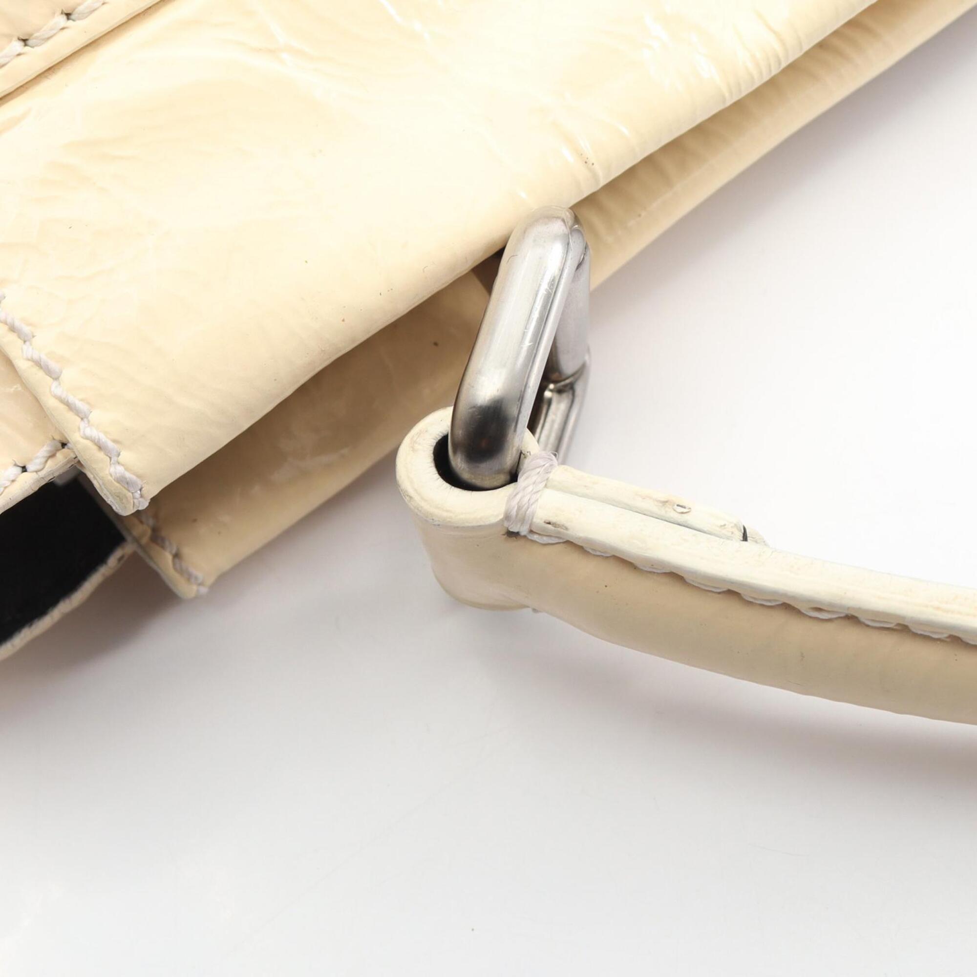 Fendi Ivory Patent Leather Handbag (Pre-Owned)
