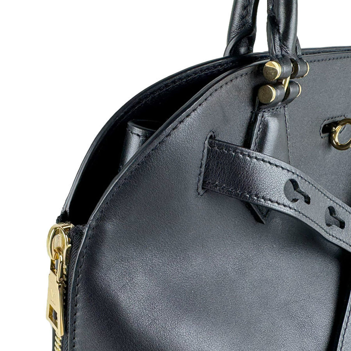 Louis Vuitton Noir Leather Handbag Shoulder Bag (Pre-Owned)