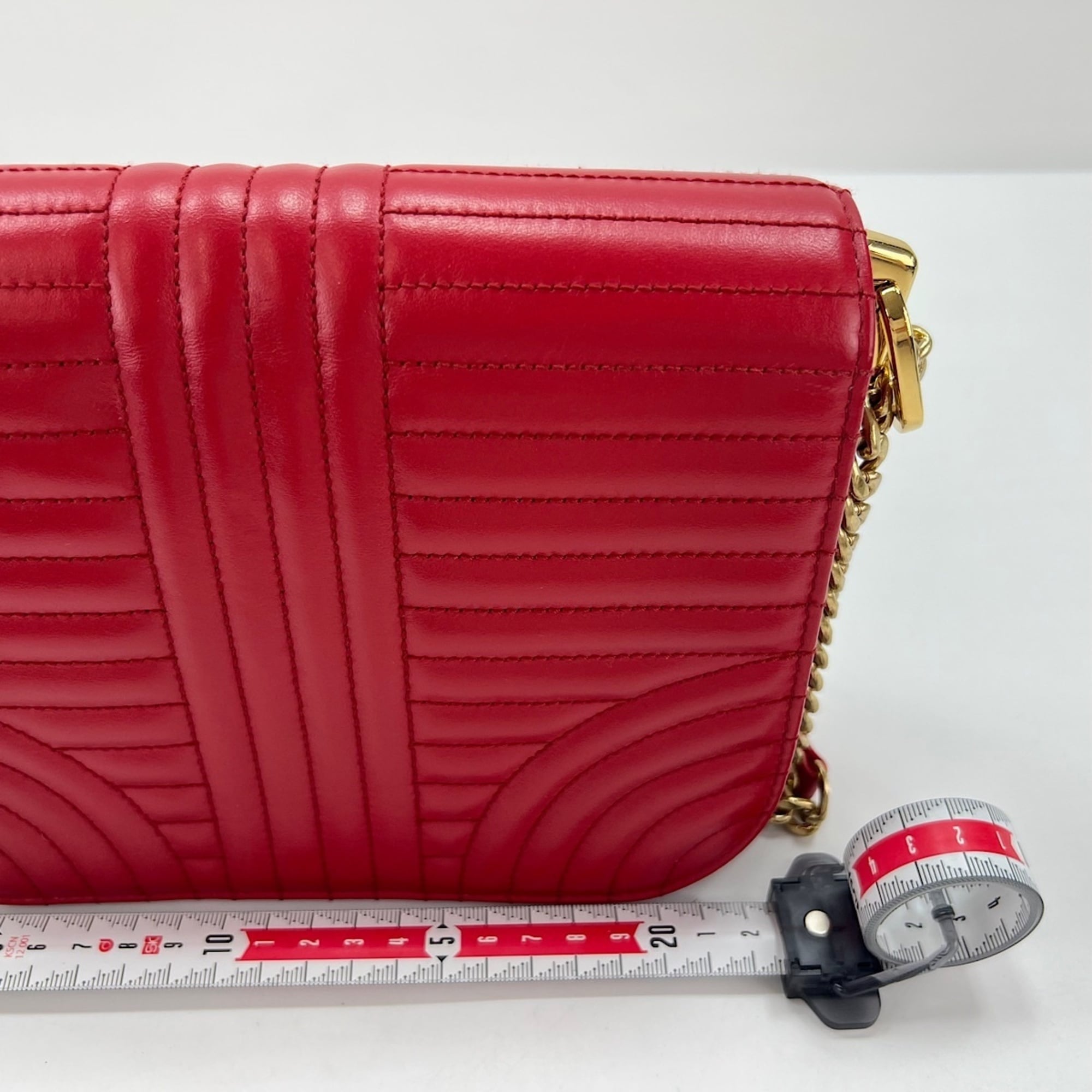 Prada Red Color Quilting Shoulder Bag (Pre-Owned)