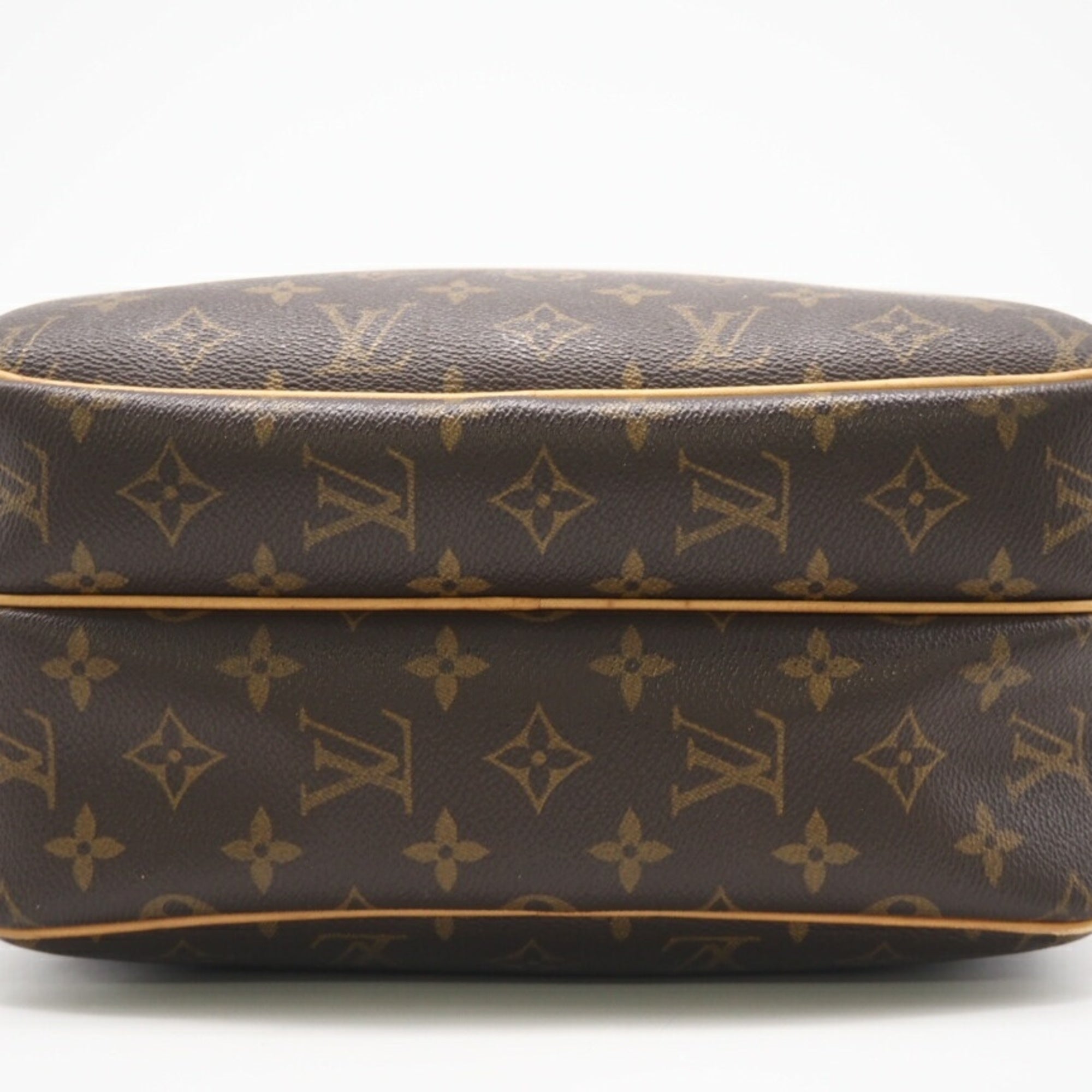Louis Vuitton Brown Coated Canvas Shoulder Bag (Pre-Owned)