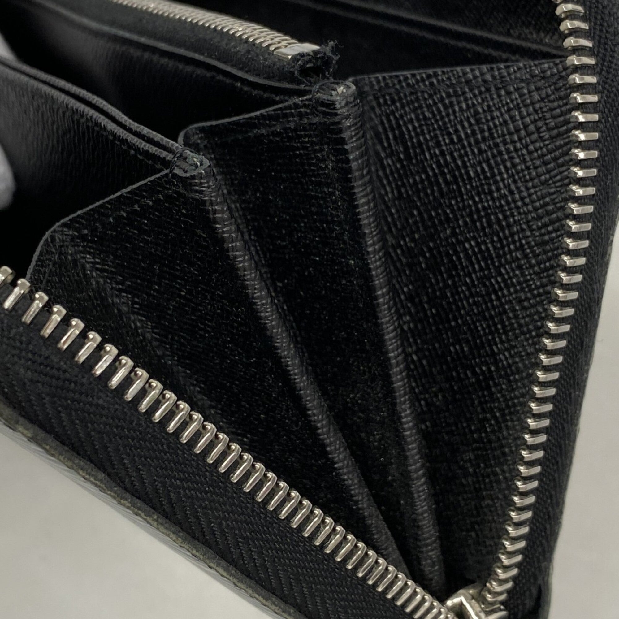 Louis Vuitton Black Long Wallet (Bi-Fold) (Pre-Owned)