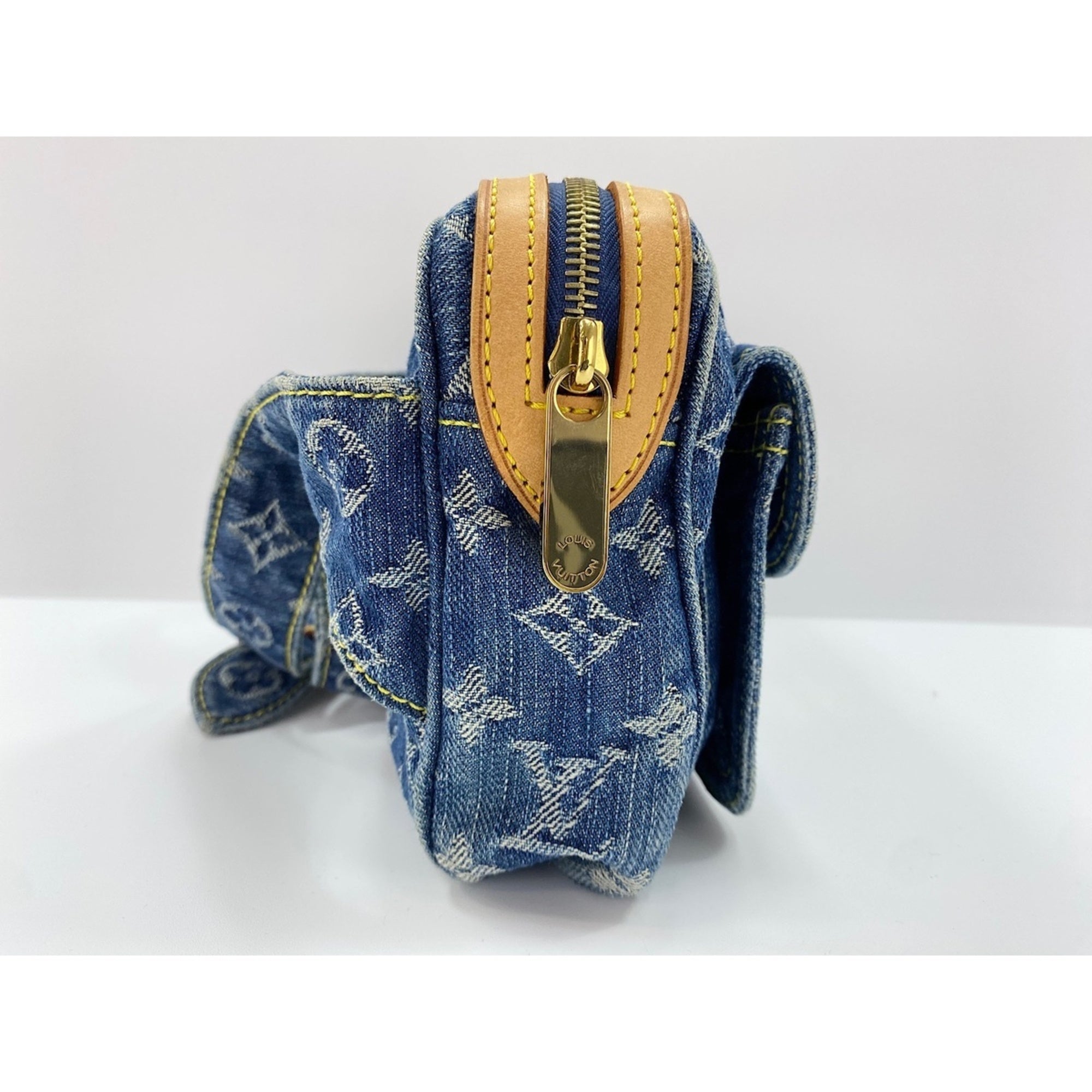 Louis Vuitton Blue Monogram Denim Shoulder Bag (Pre-Owned)