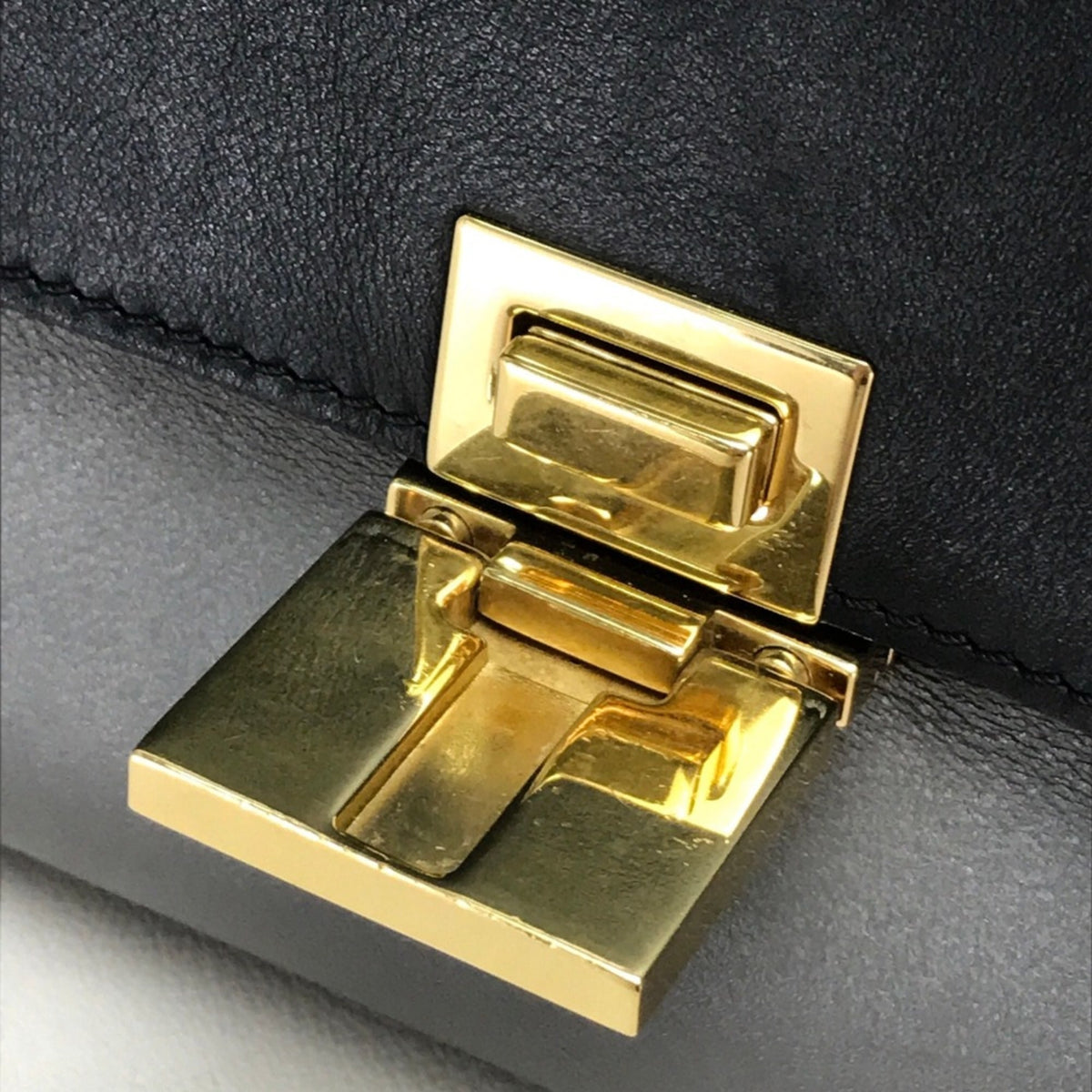 Celine Black Leather Shoulder Bag (Pre-Owned)