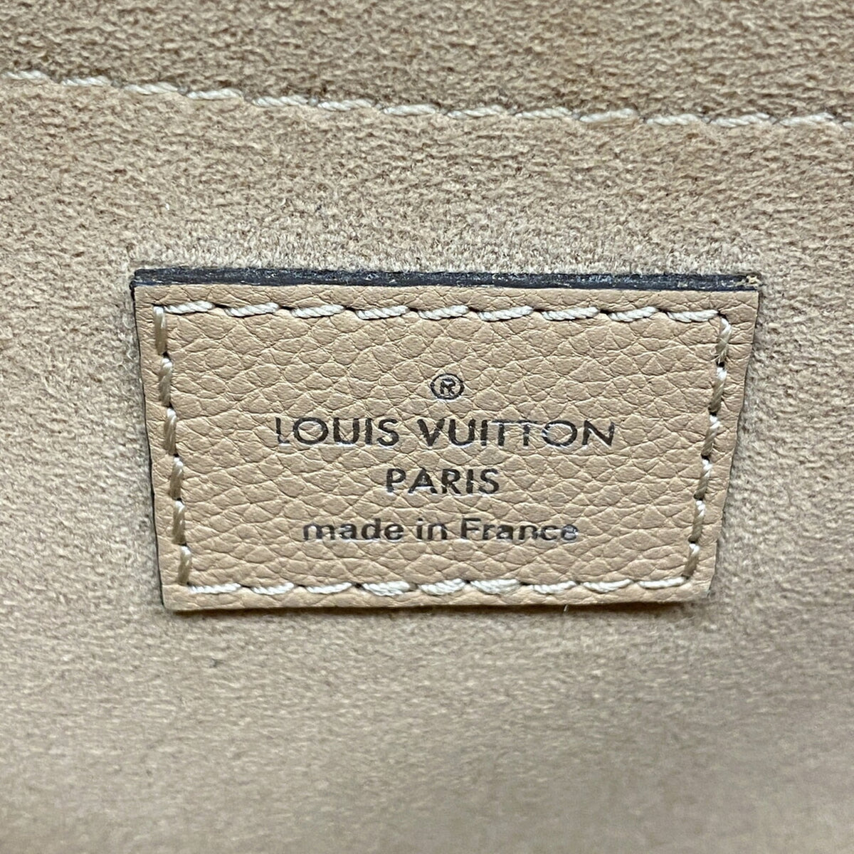 Louis Vuitton Beige Shoulder Bag (Pre-Owned)