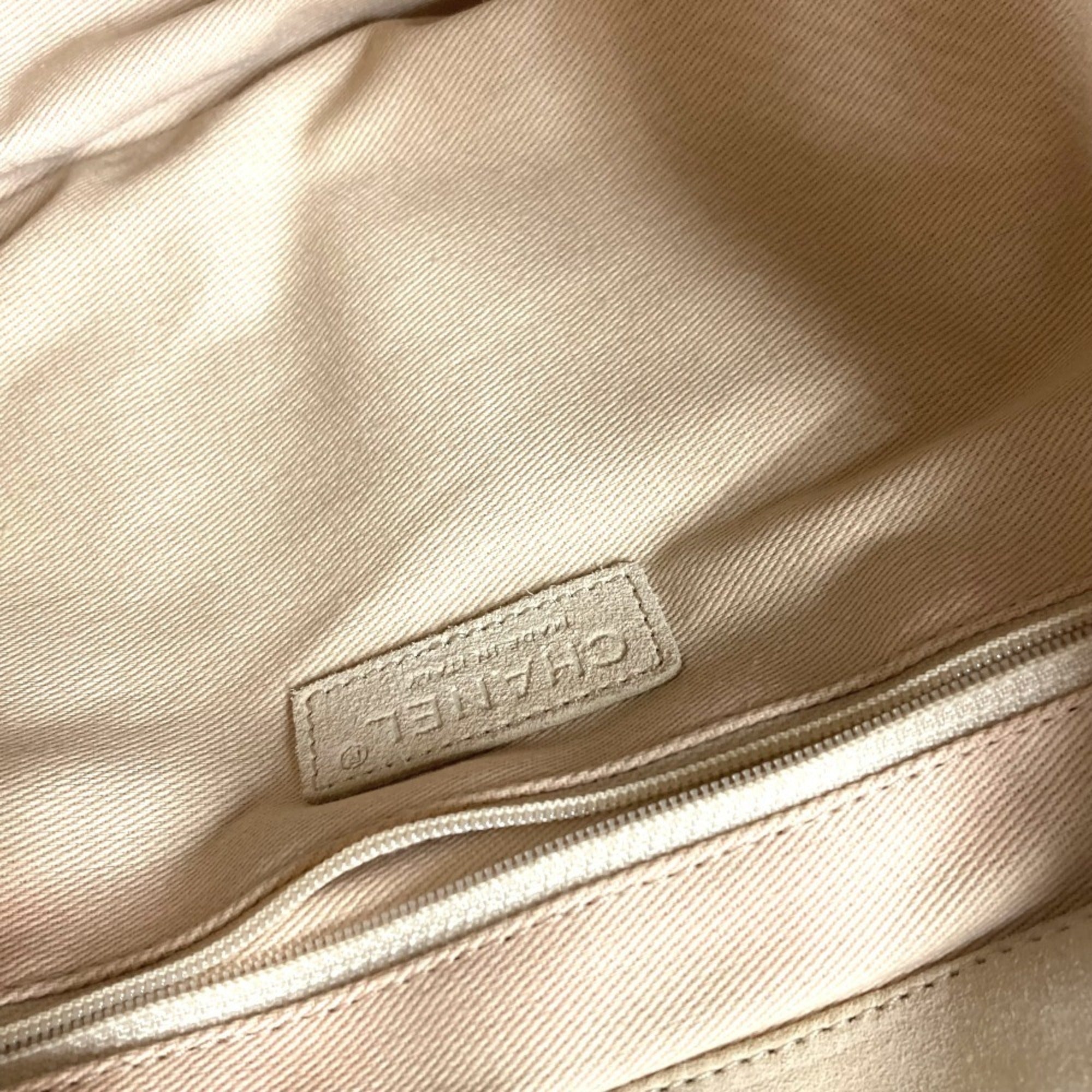 Chanel Beige Canvas Handbag Shoulder Bag (Pre-Owned)