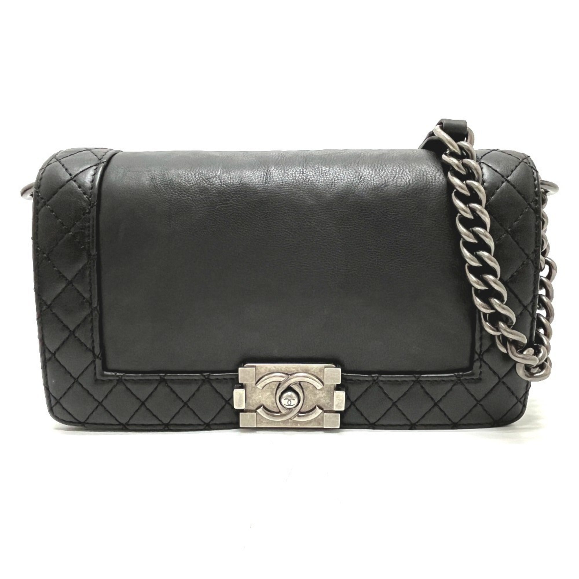 Chanel Boy Chanel Black Leather Shoulder Bag (Pre-Owned)