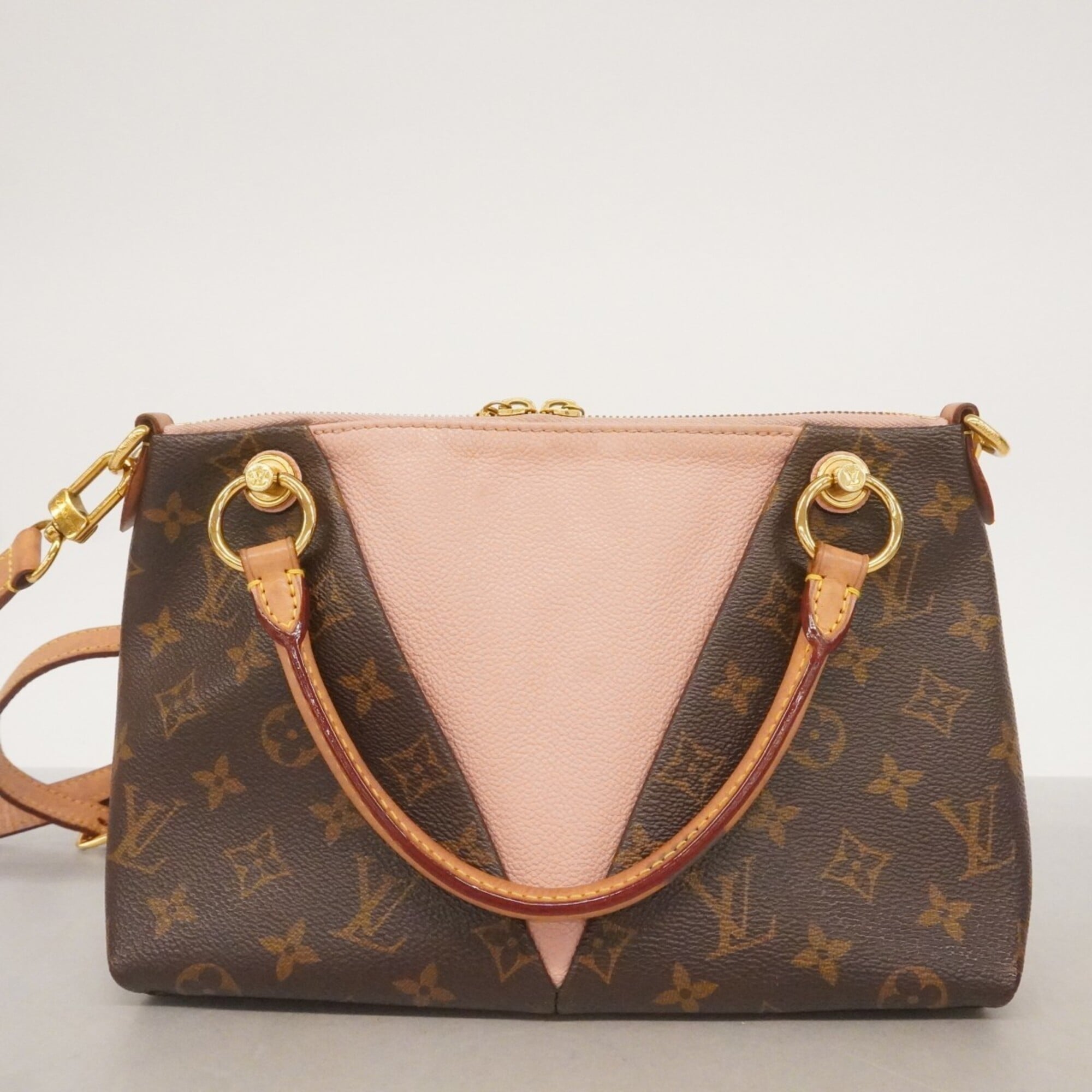 Louis Vuitton Rose Ballerine Handbag (Pre-Owned)