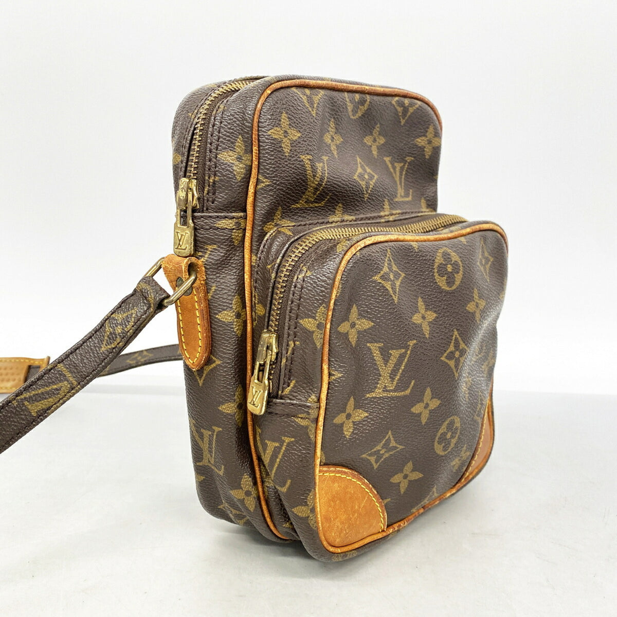 Louis Vuitton Brown Shoulder Bag (Pre-Owned)