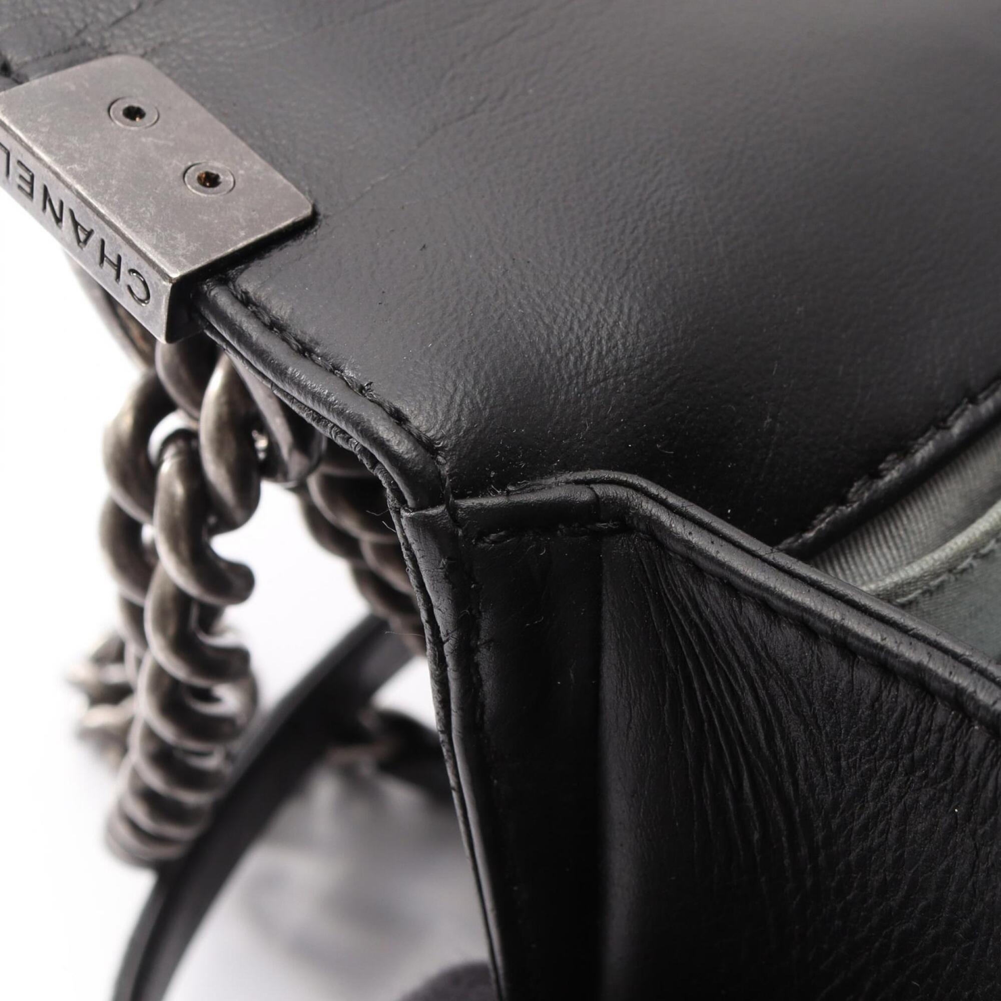 Chanel Black Leather Handbag Shoulder Bag (Pre-Owned)