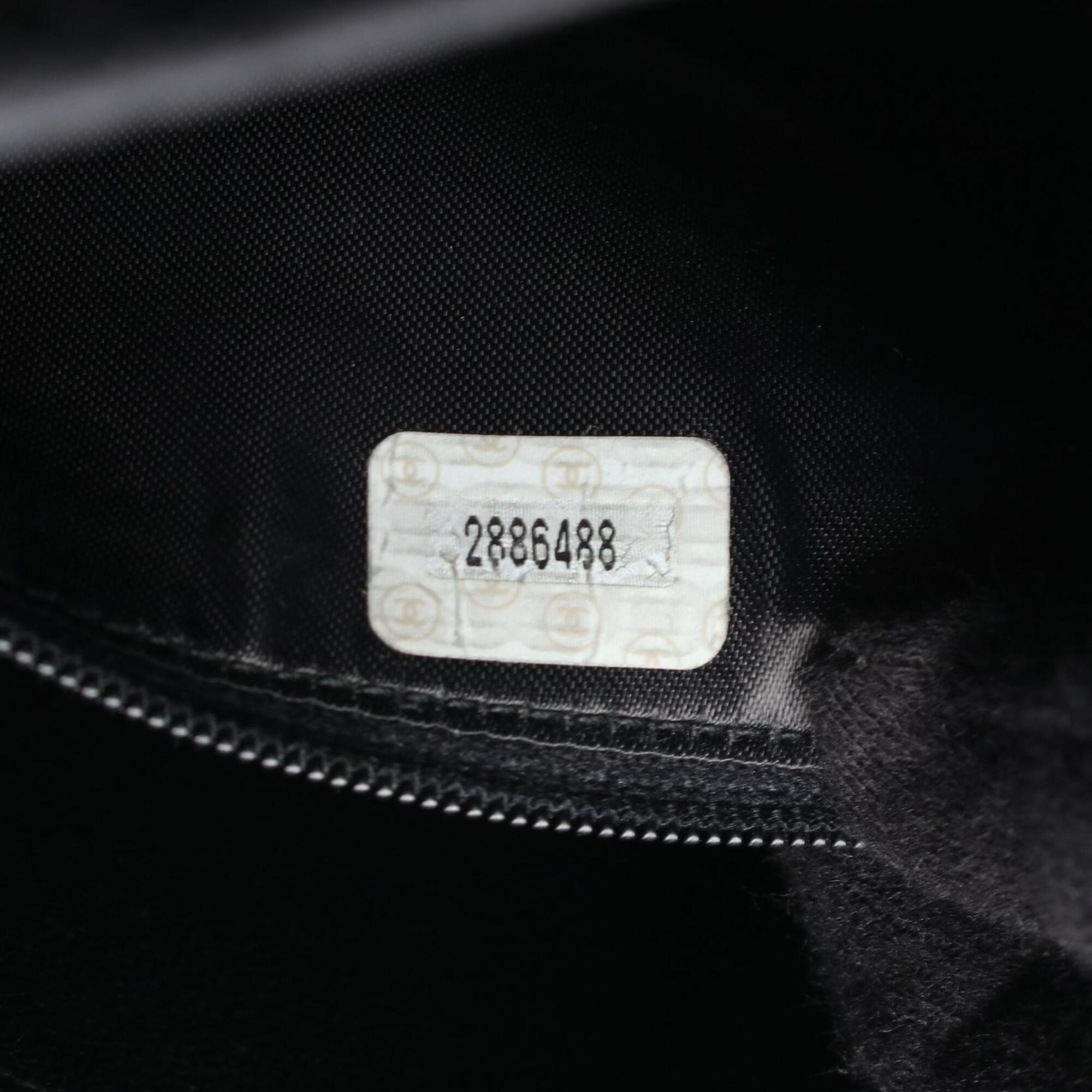 Chanel Black Grained Calfskin Handbag Shoulder Bag (Pre-Owned)