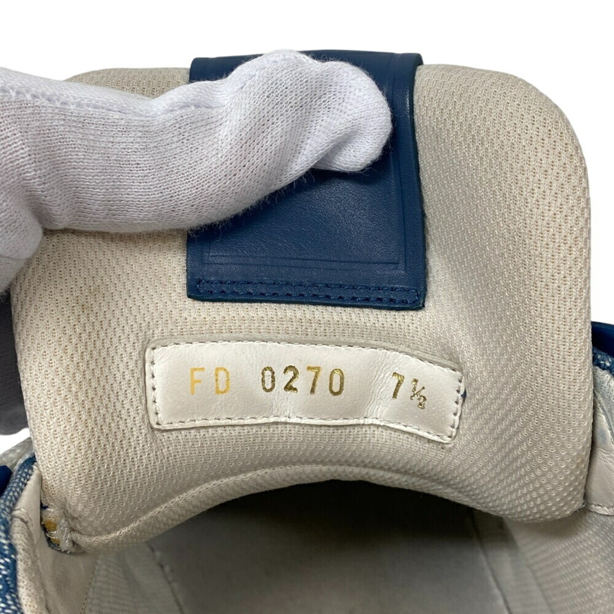 Louis Vuitton Blue White Sneakers (Pre-Owned)