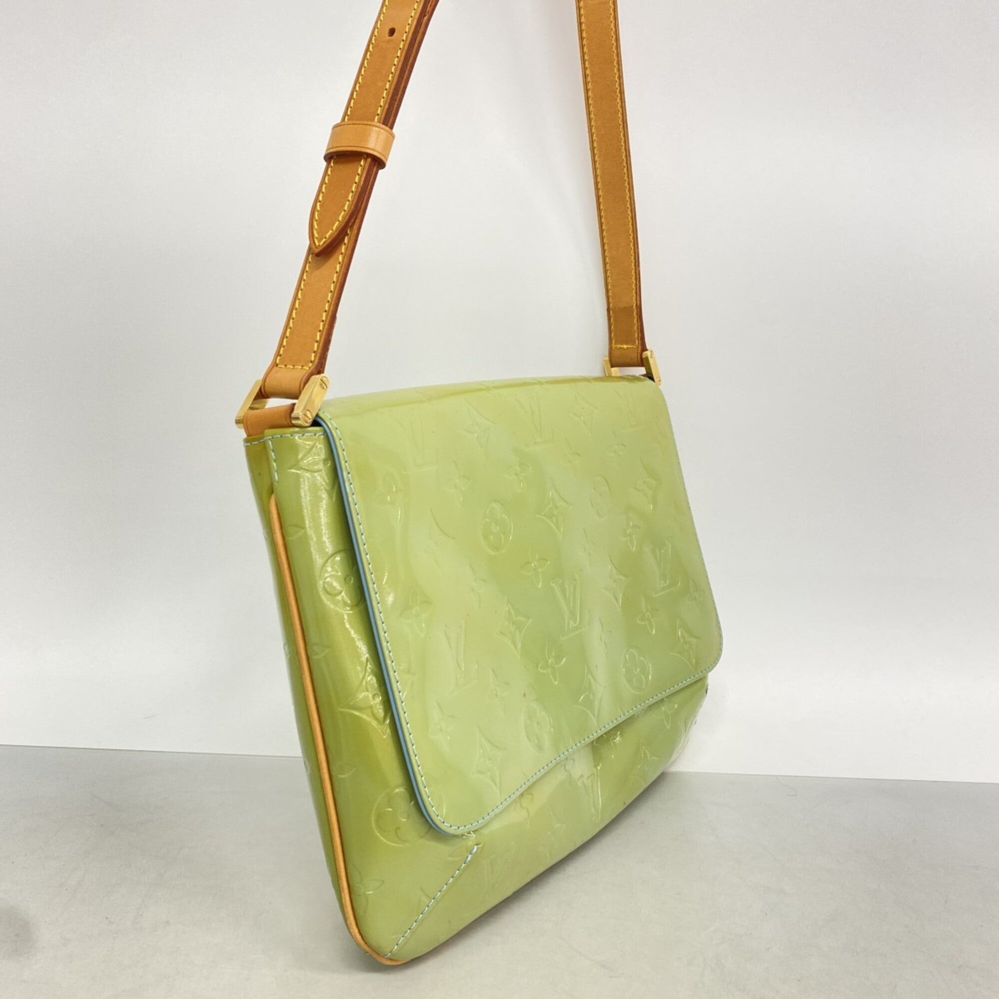 Louis Vuitton Baby Blue Shoulder Bag (Pre-Owned)