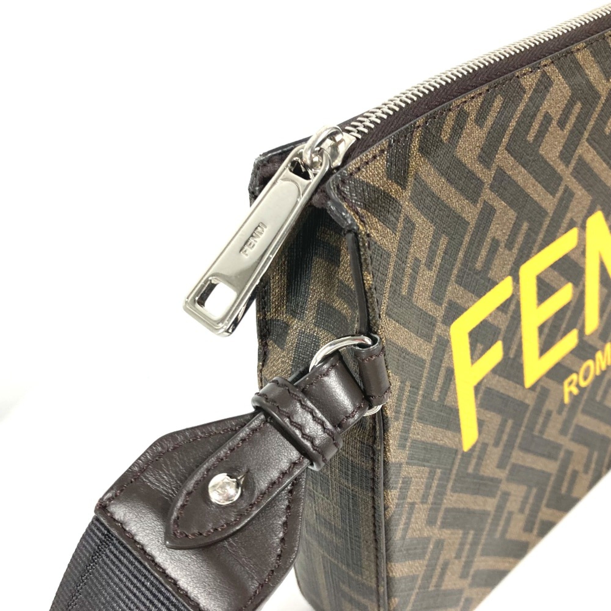 Fendi Brown Leather Clutch Bag (Pre-Owned)