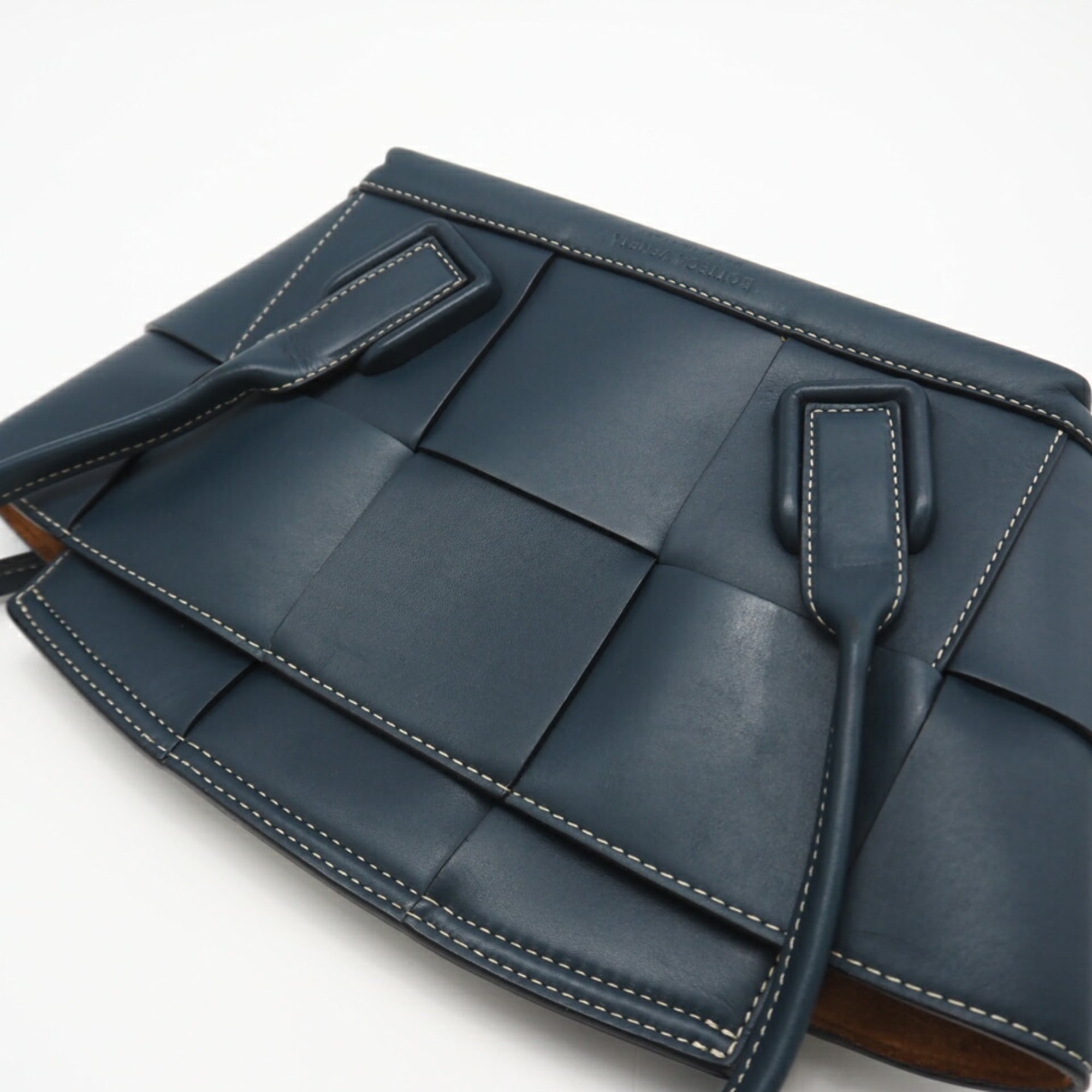 Bottega Veneta Navy Leather Handbag Tote Bag (Pre-Owned)