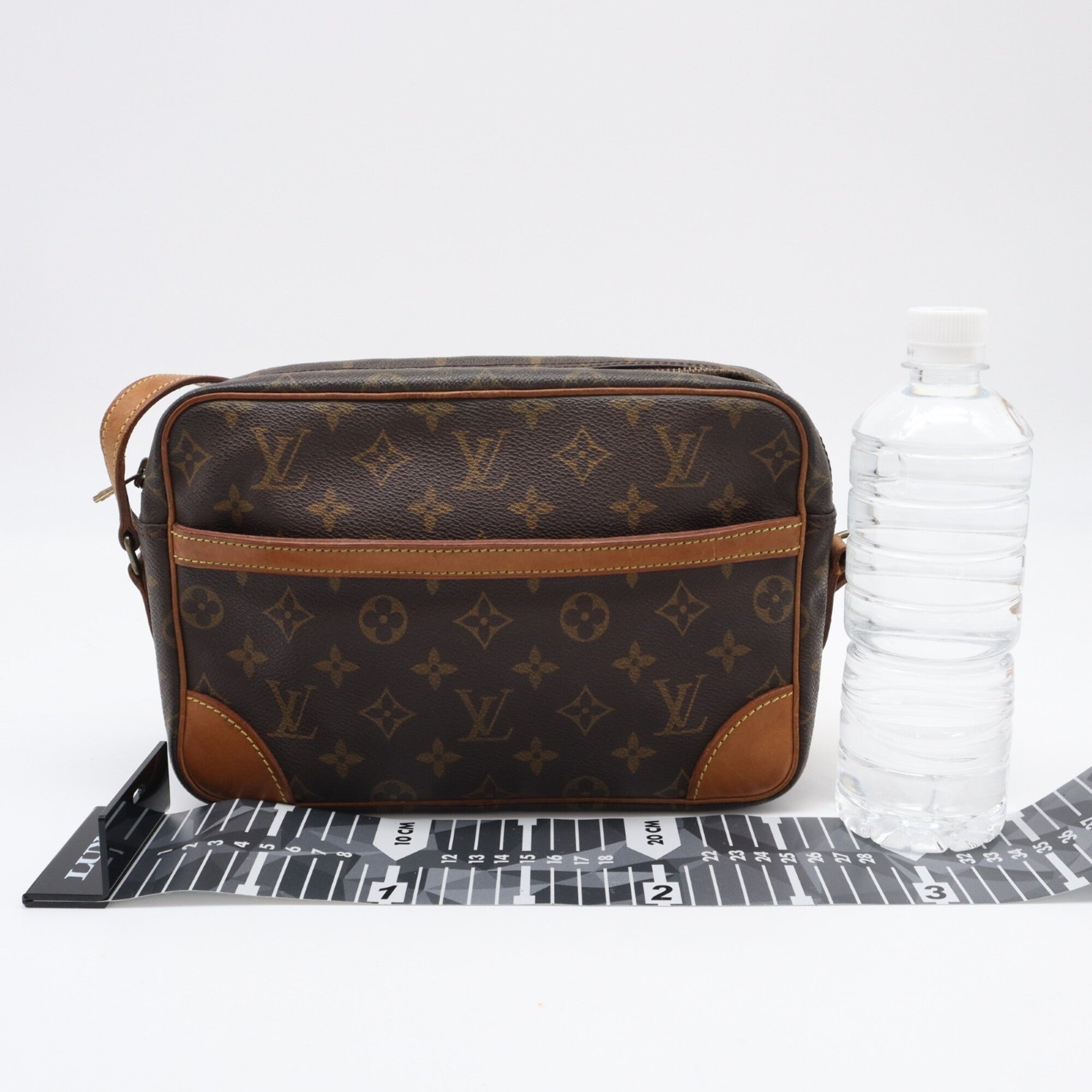 Louis Vuitton Beige Brown Monogram Coated Canvas Leather Shoulder Bag (Pre-Owned)