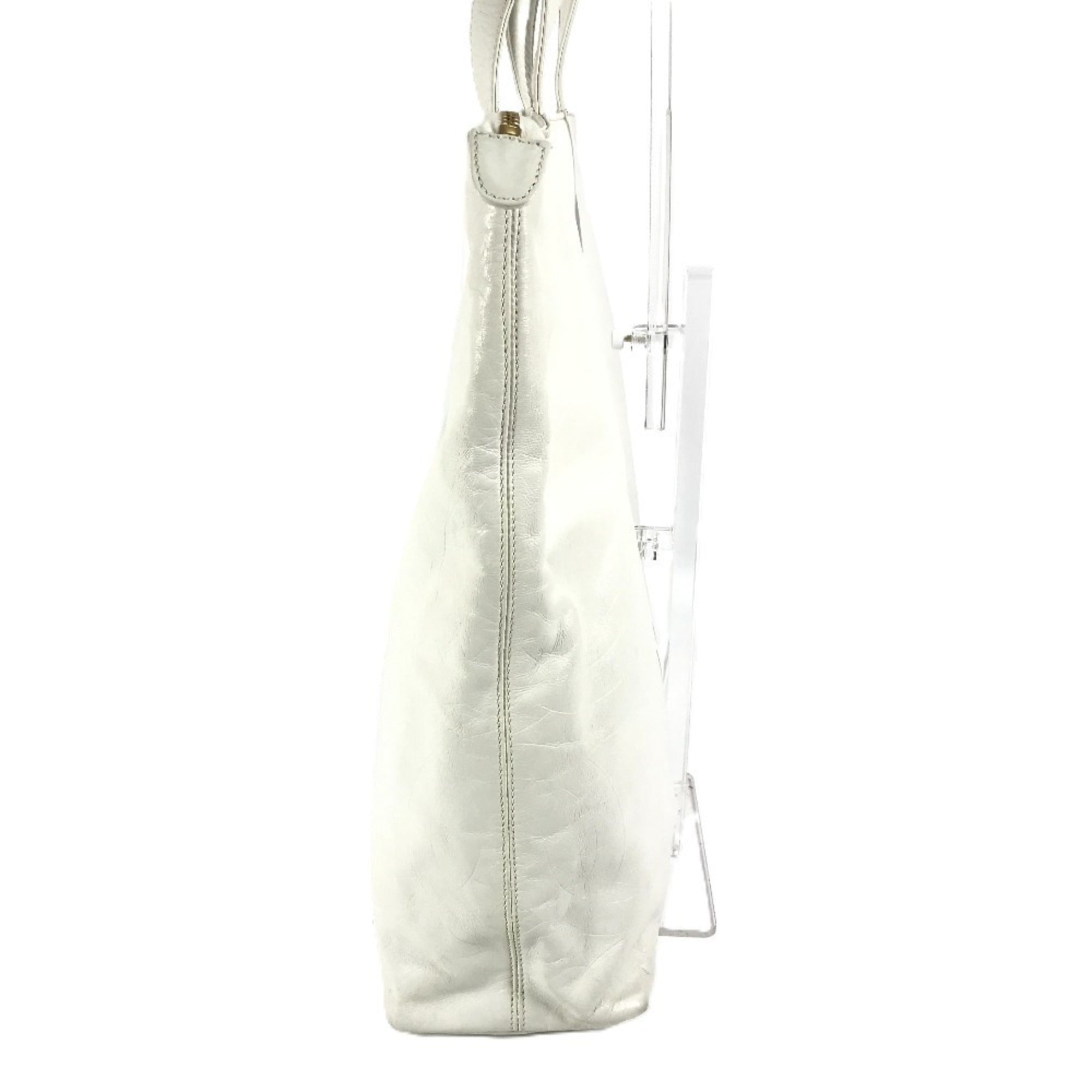 Chanel White Leather Shoulder Bag Tote Bag (Pre-Owned)
