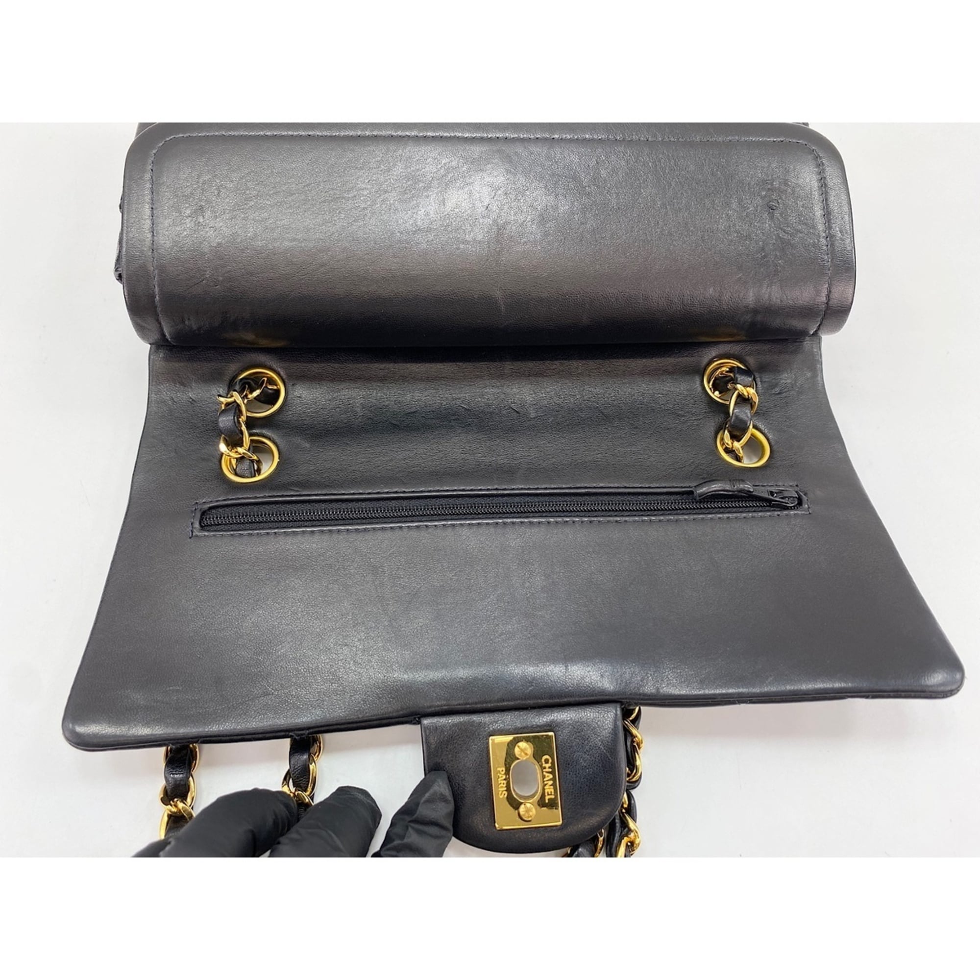Chanel Matelasse Black Shoulder Bag (Pre-Owned)