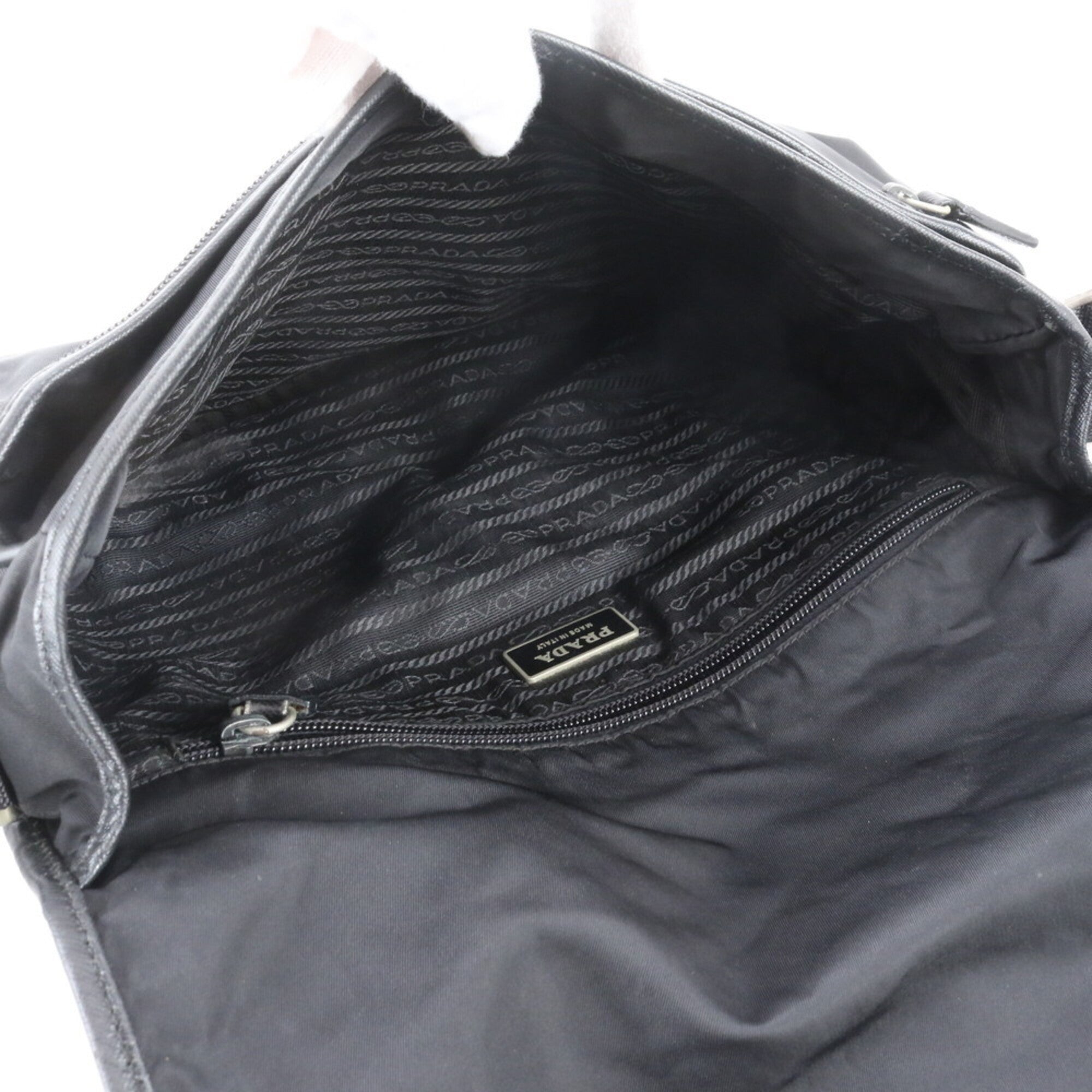 Prada Black Nylon Leather Messenger Bag Shoulder Bag (Pre-Owned)