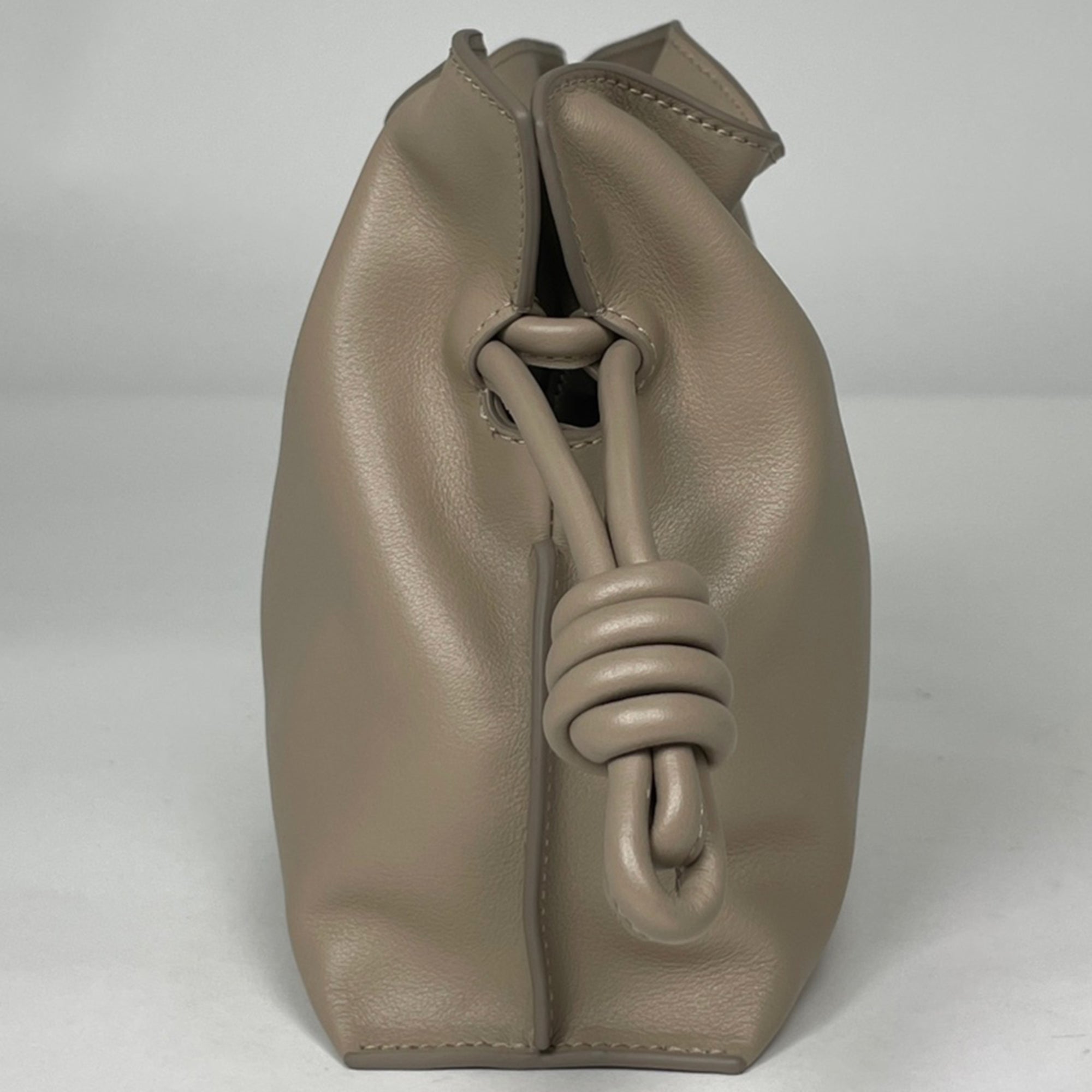 Loewe Flamenco Beige Leather Clutch Bag Shoulder Bag (Pre-Owned)