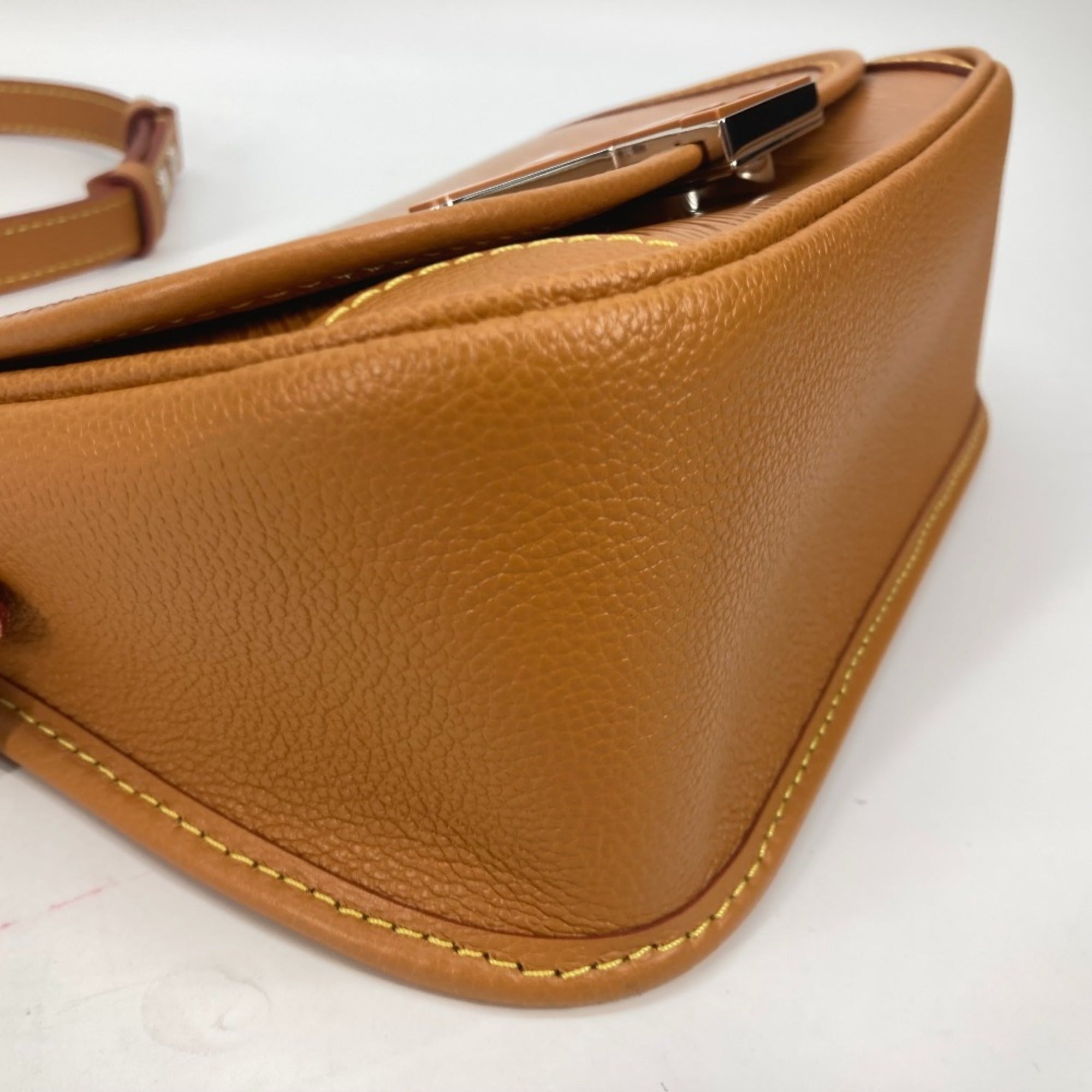 Louis Vuitton Beige Epi Leather Pochette Shoulder Bag (Pre-Owned)