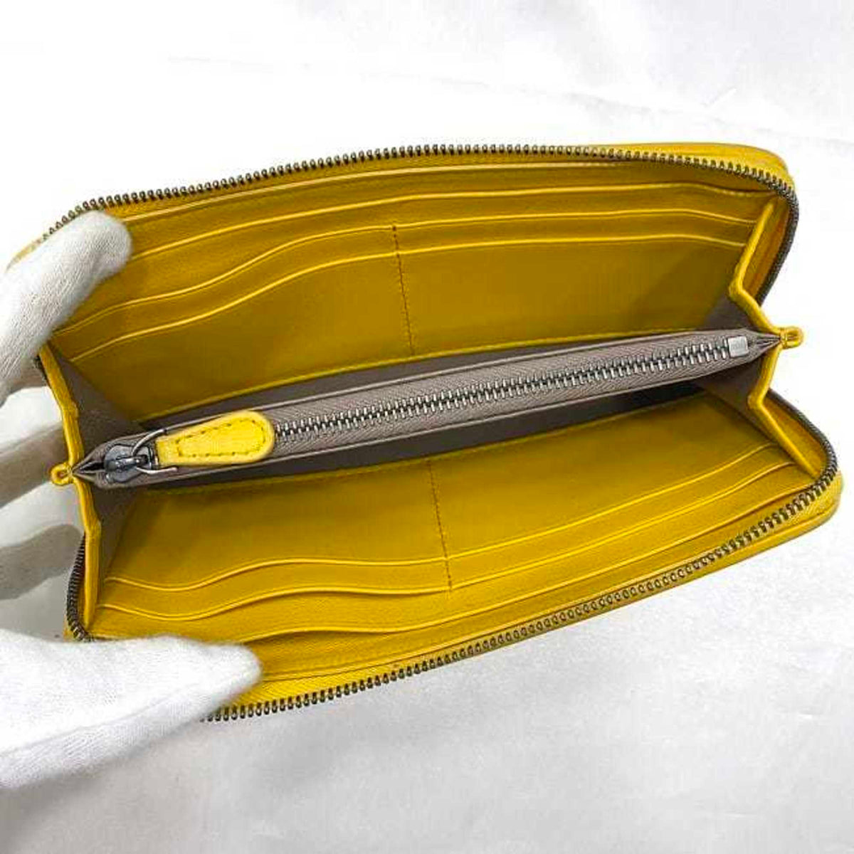 Bottega Veneta Yellow Leather Long Wallet (Bi-Fold) (Pre-Owned)