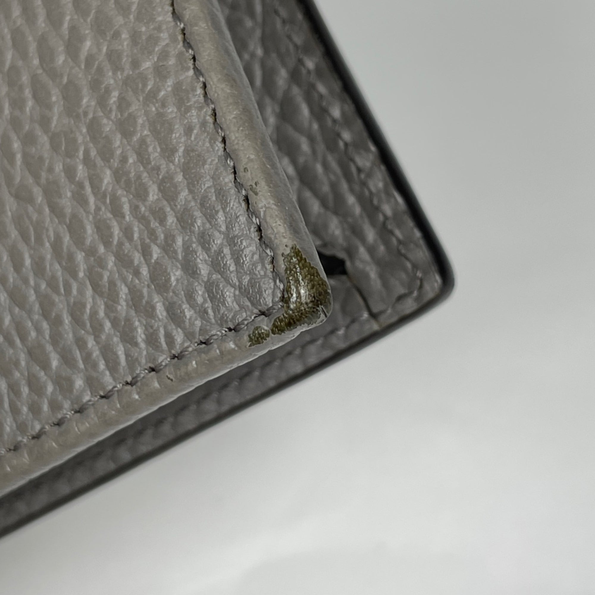 Gucci Gray Leather Chain/Shoulder Wallet (Pre-Owned)