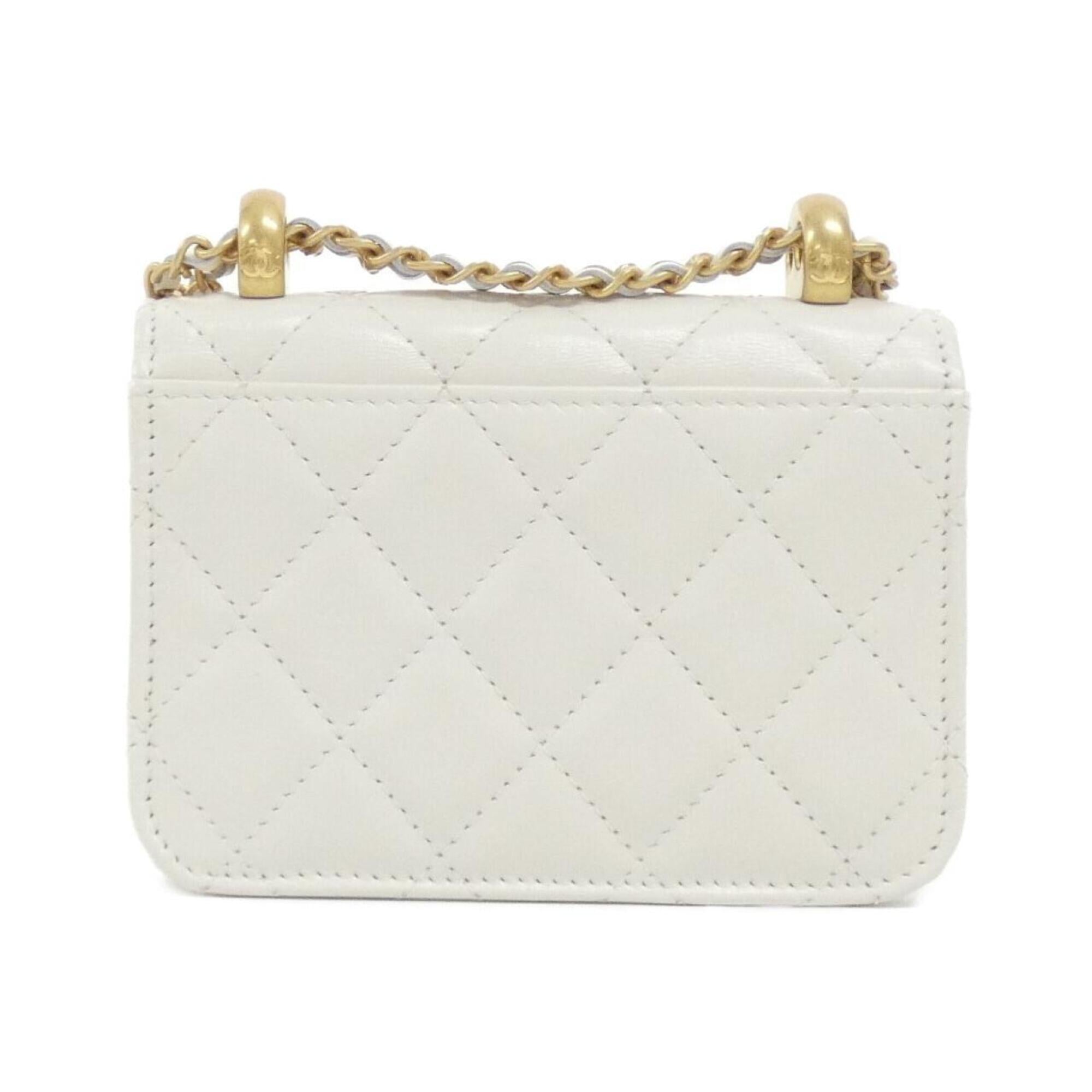 Chanel White Leather Coin Purse/Coin Case (Pre-Owned)