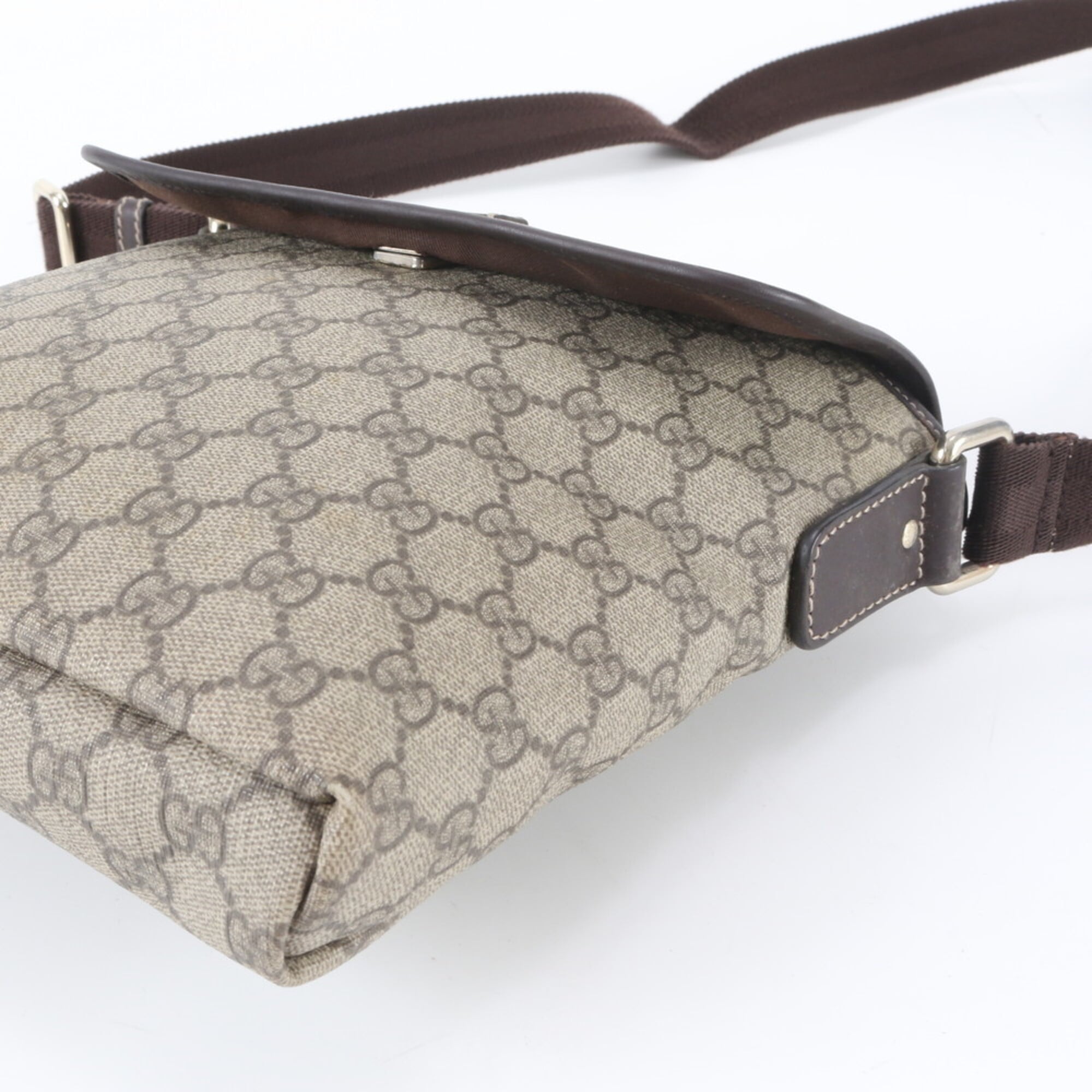 Gucci Beige Gg Supreme Leather Messenger Bag Shoulder Bag (Pre-Owned)