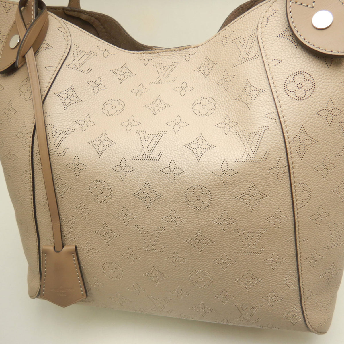Louis Vuitton Galle Mahina Leather Pouch Tote Bag (Pre-Owned)